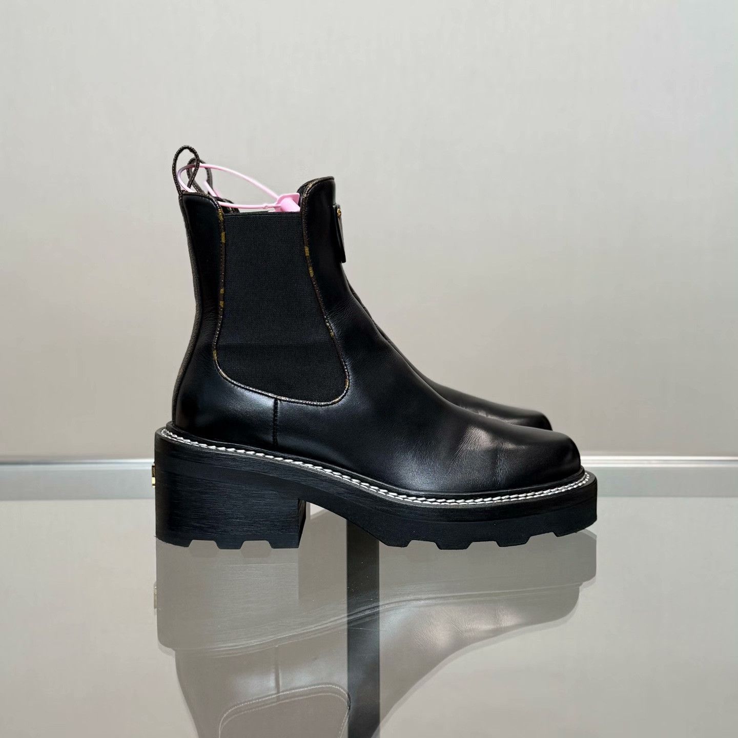 Louis Vuitton Louis Vuitton Boots 36 Women Size US 6 / IT 36 - 3 Thumbnail