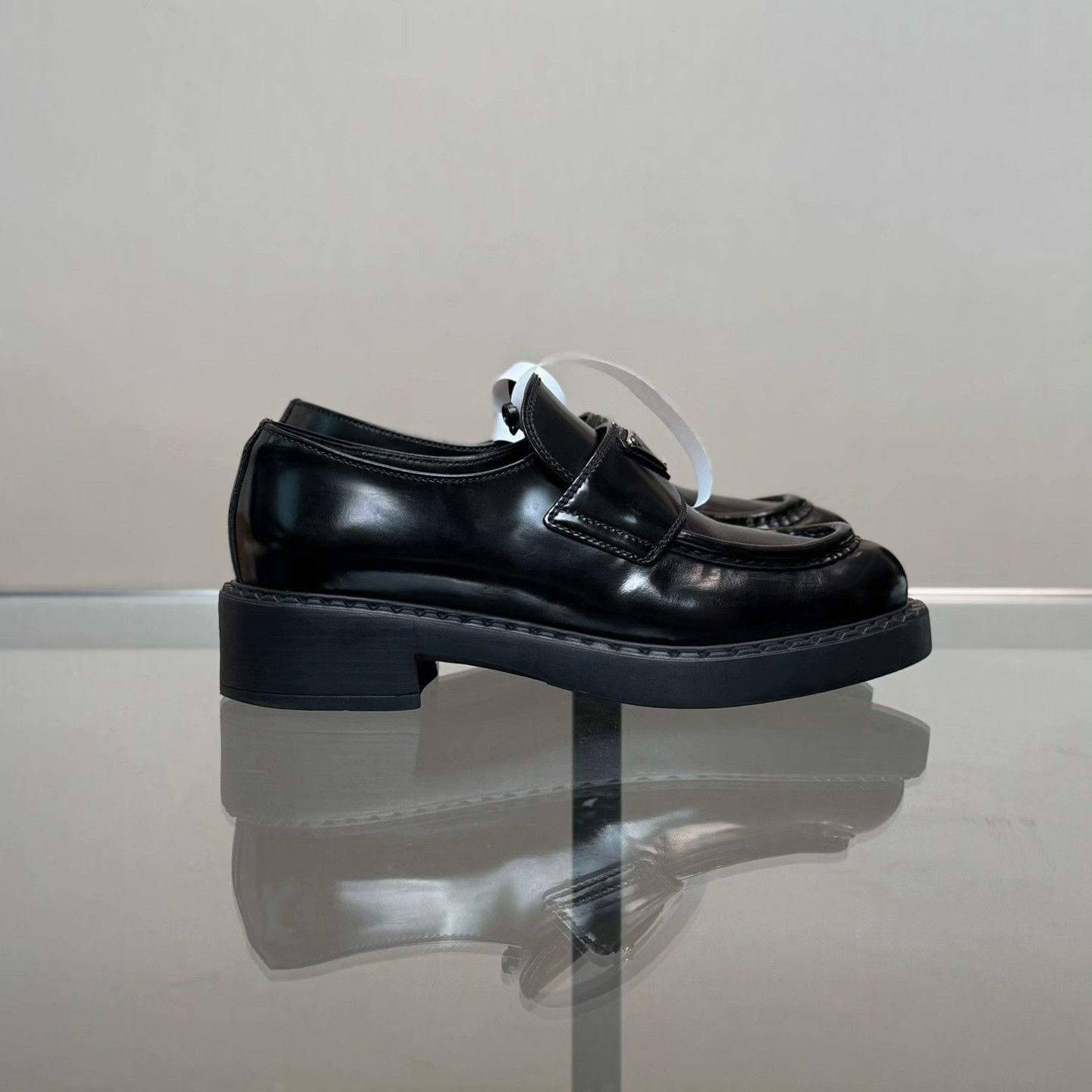 Prada Prada Lowtop Sneakers 36 Women Size US 6 / IT 36 - 3 Thumbnail