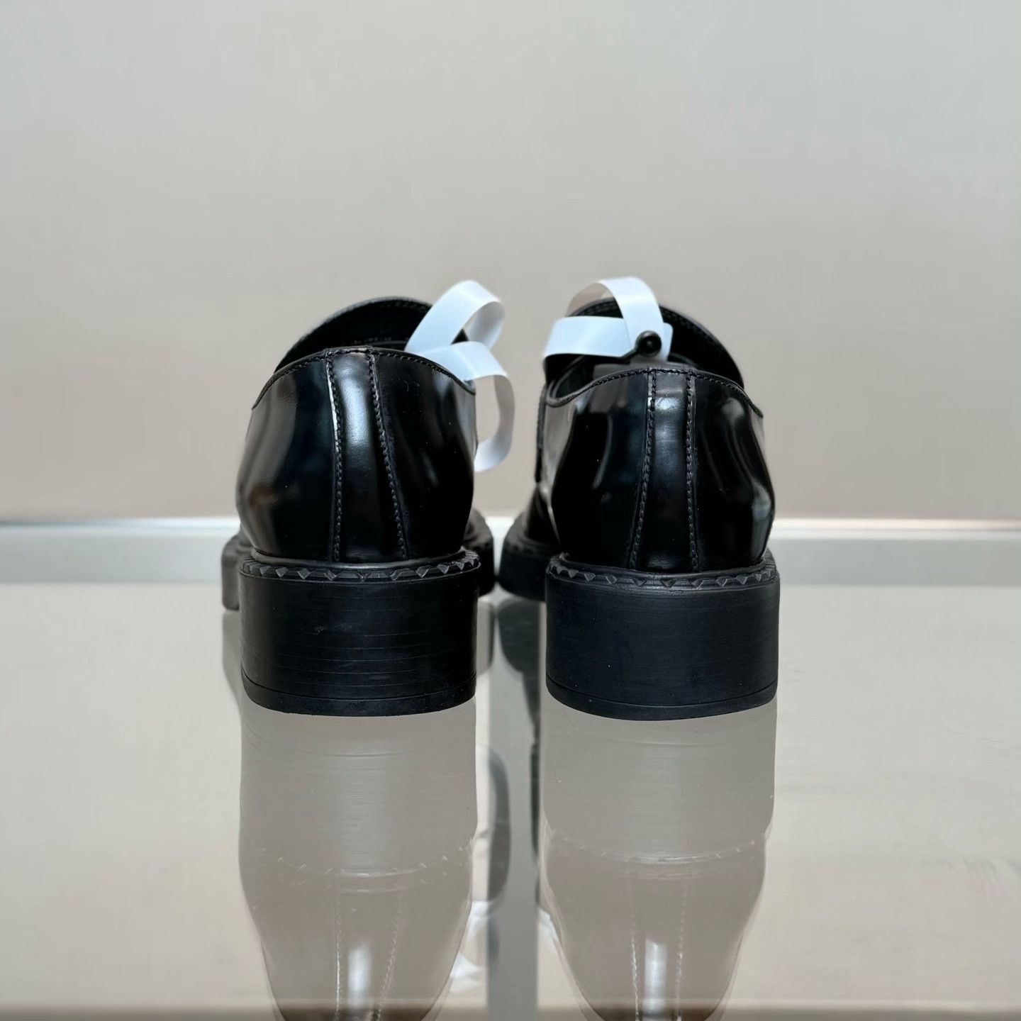 Prada Prada Lowtop Sneakers 36 Women Size US 6 / IT 36 - 4 Thumbnail