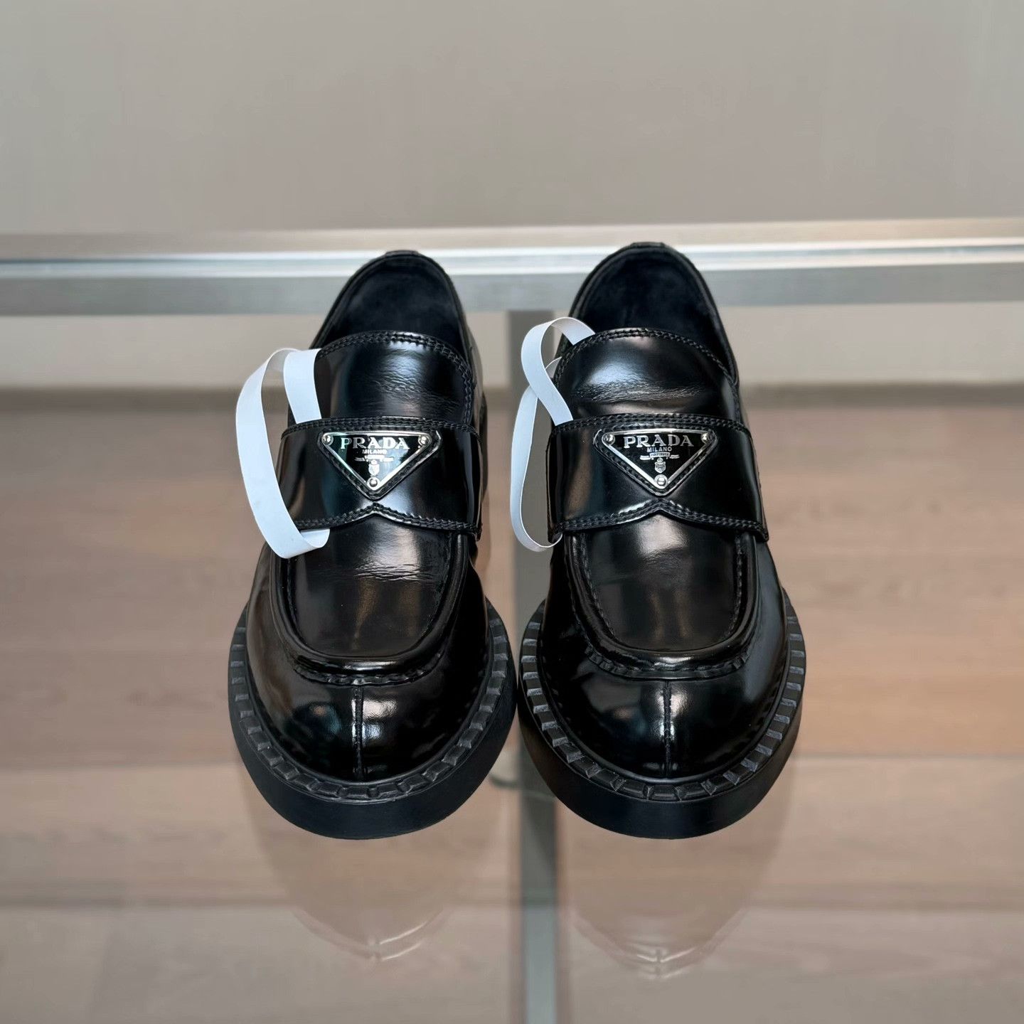 Prada Prada Lowtop Sneakers 36 Women Size US 6 / IT 36 - 2 Thumbnail