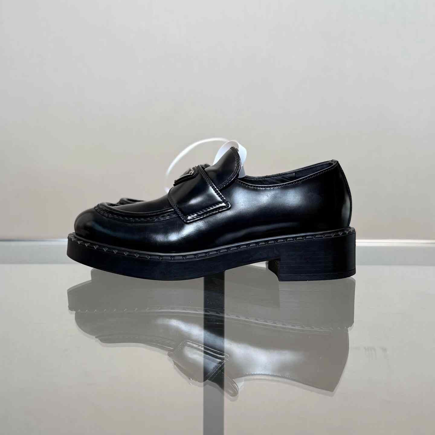 Prada Prada Lowtop Sneakers 36 Women Size US 6 / IT 36 - 5 Thumbnail