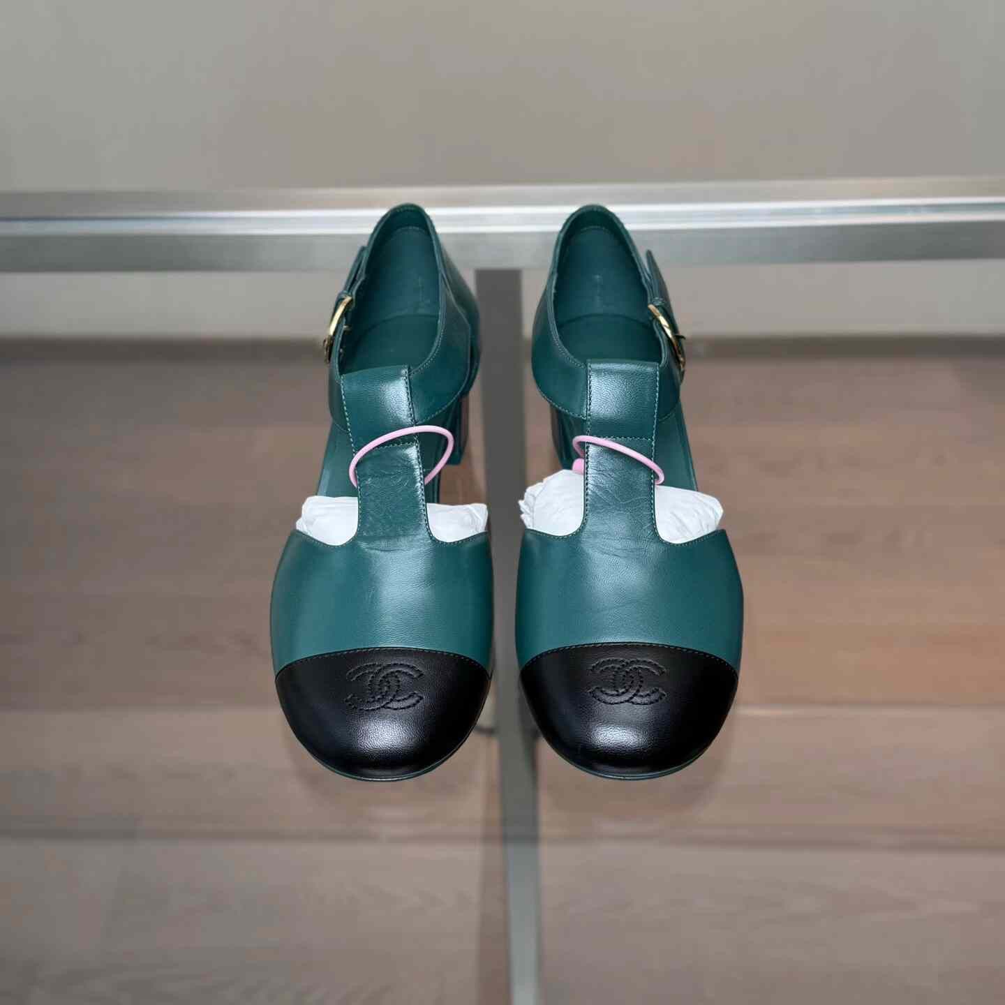 Chanel Chanel Green Lowtop Sneakers 23 Women Size US 8 / IT 38 - 2 Thumbnail