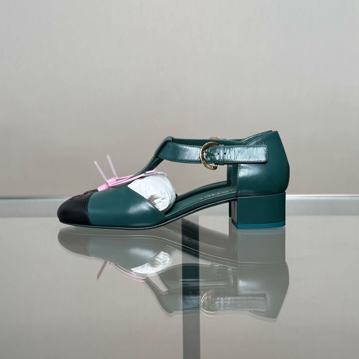 Chanel Chanel Green Lowtop Sneakers 23 Women Size US 8 / IT 38 - 5 Thumbnail