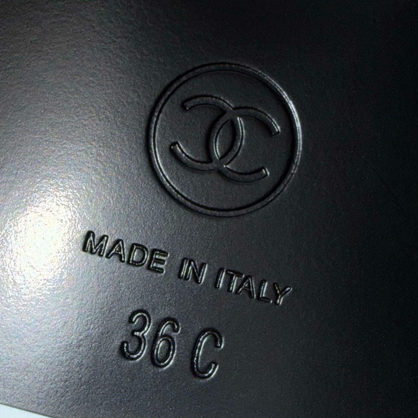 Chanel Chanel Lowtop Sneakers 24 Women Size US 8 / IT 38 - 8 Thumbnail