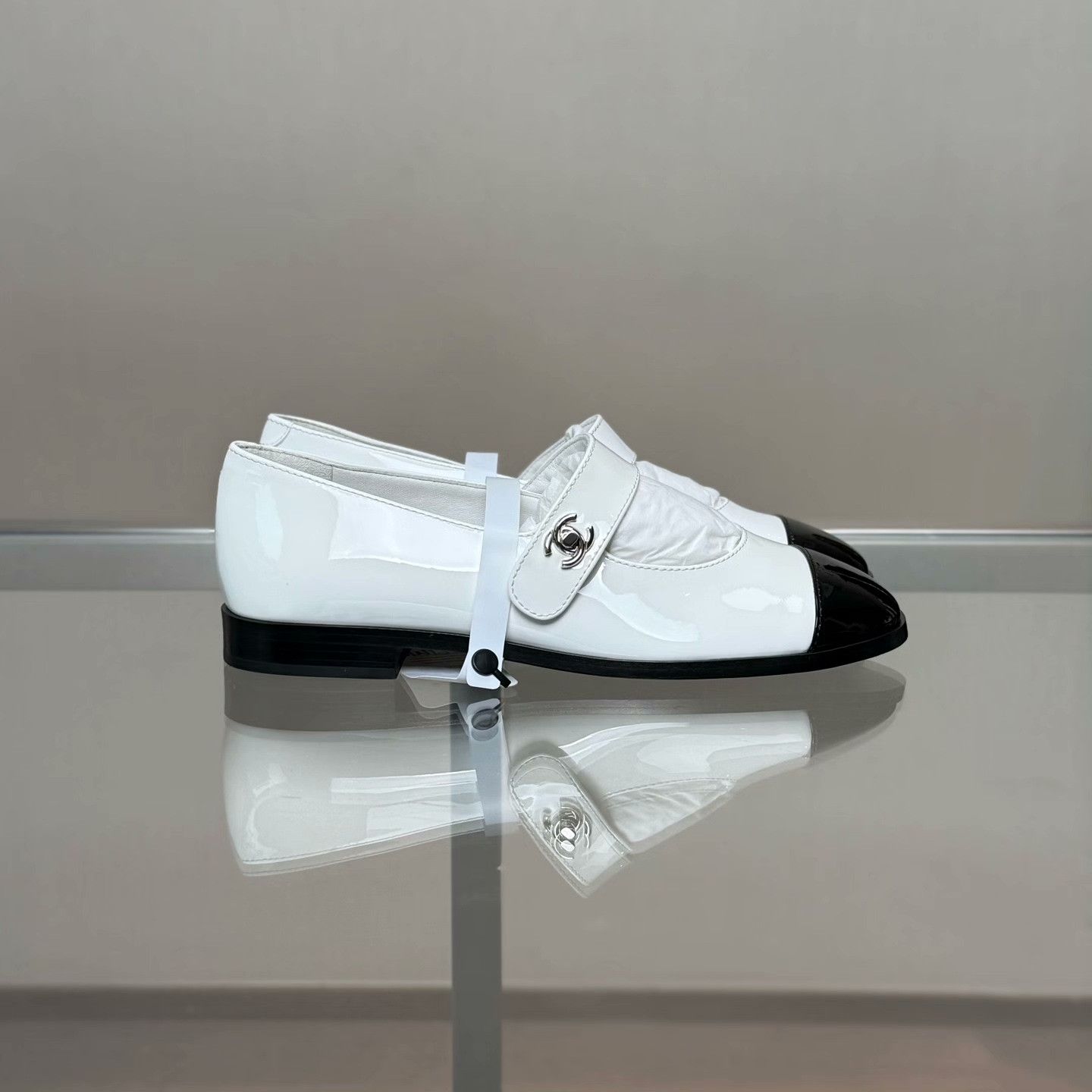 Chanel Chanel Lowtop Sneakers 24 Women Size US 8 / IT 38 - 3 Thumbnail