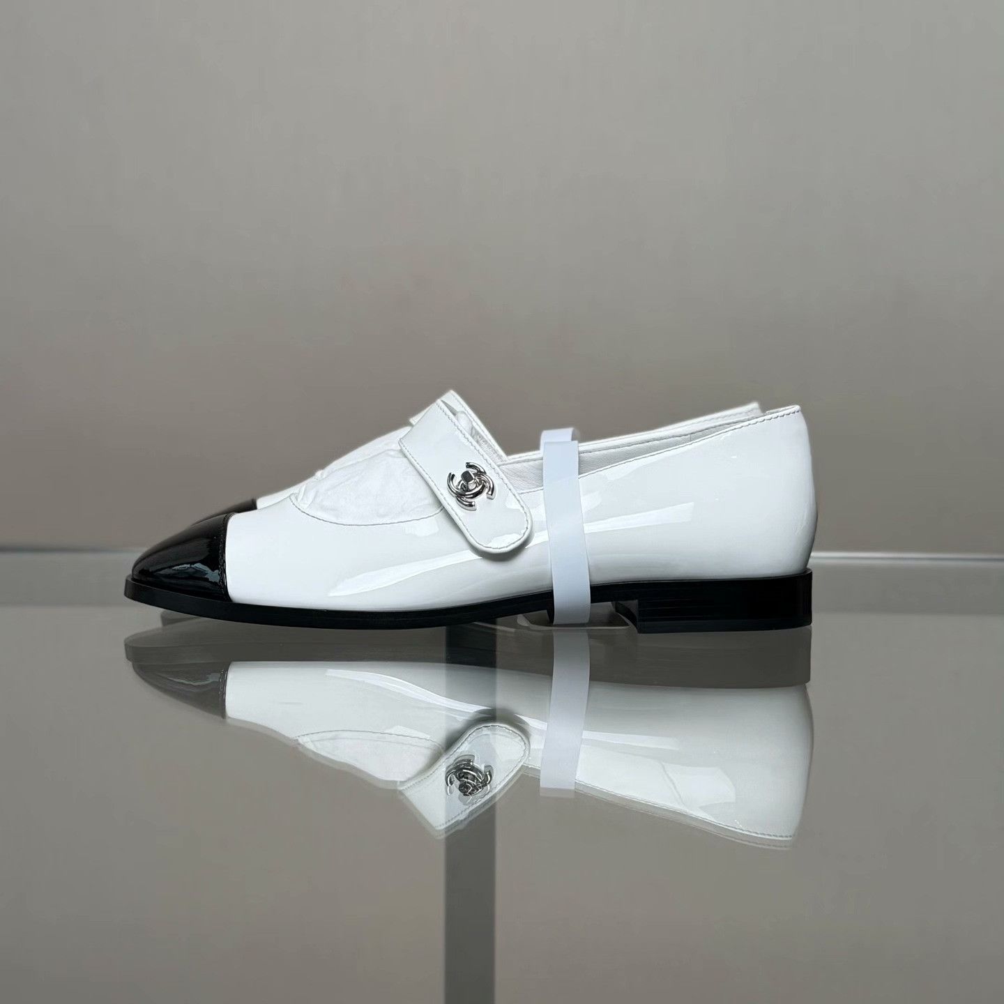 Chanel Chanel Lowtop Sneakers 24 Women Size US 8 / IT 38 - 5 Thumbnail