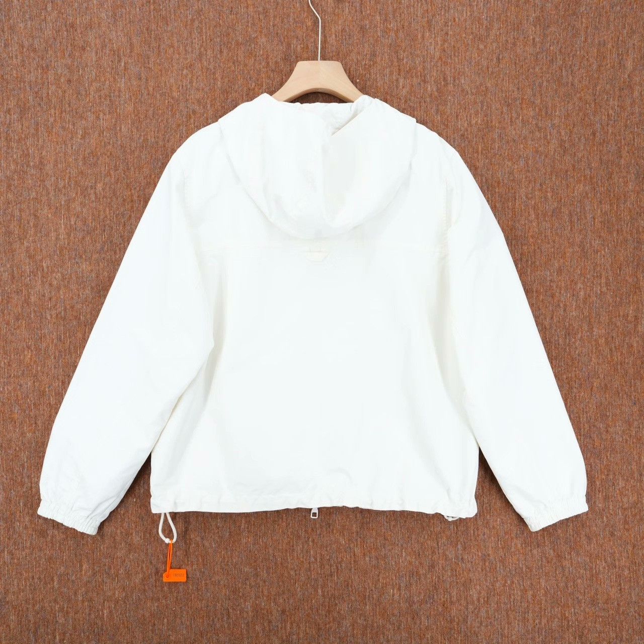 Louis Vuitton Louis Vuitton White Light Jacket 50 Men Size US XL / EU 56 / 4 - 2 Thumbnail