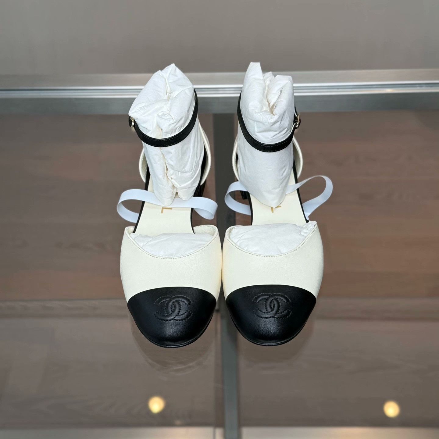 Chanel Chanel Beige Lowtop Sneakers 36 Women Size US 6 / IT 36 - 2 Thumbnail