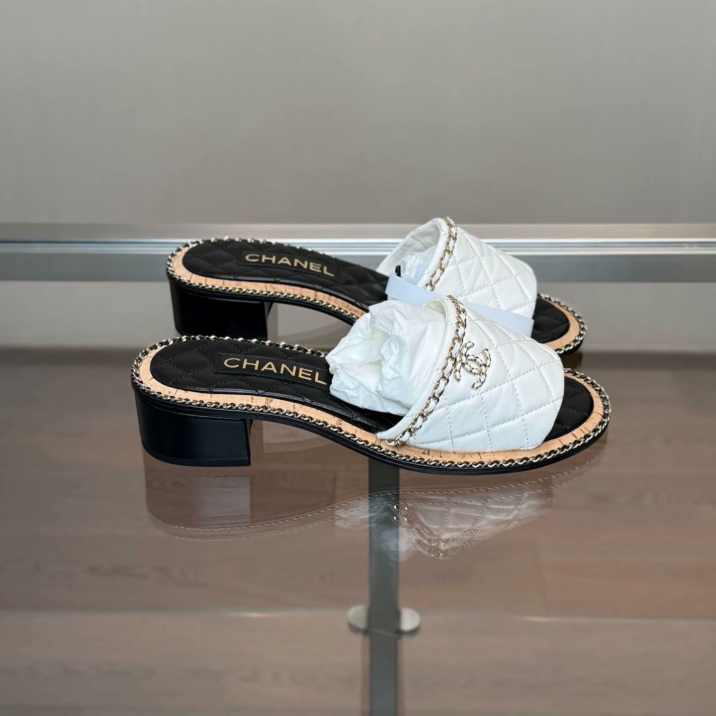 Chanel Chanel Retro White Sandals 25 Women Size US 8 / IT 38 - 3 Thumbnail