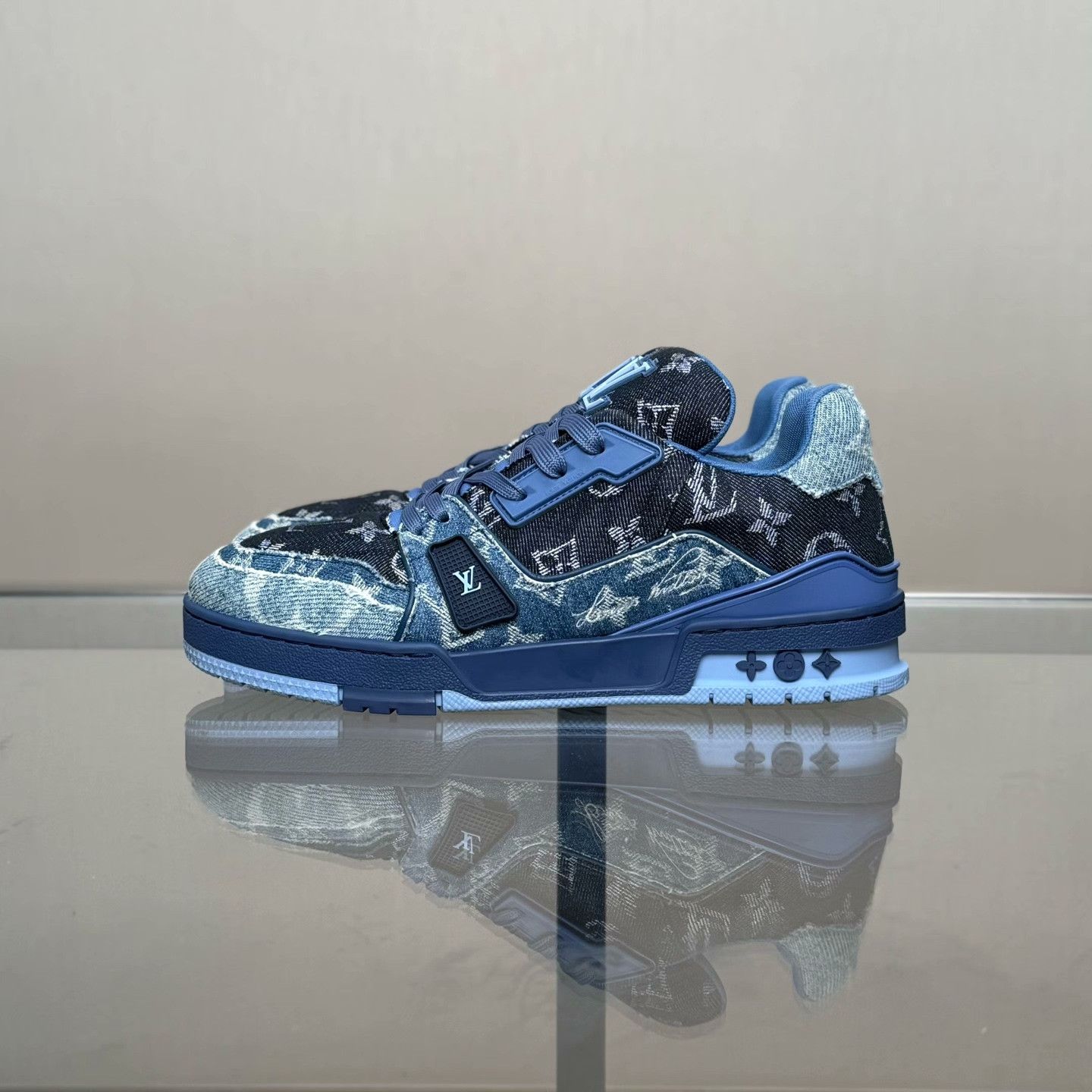 Louis Vuitton Louis Vuitton Training Blue Lowtop Sneakers 39 Men Size US 6.5 / EU 39-40 - 5 Thumbnail