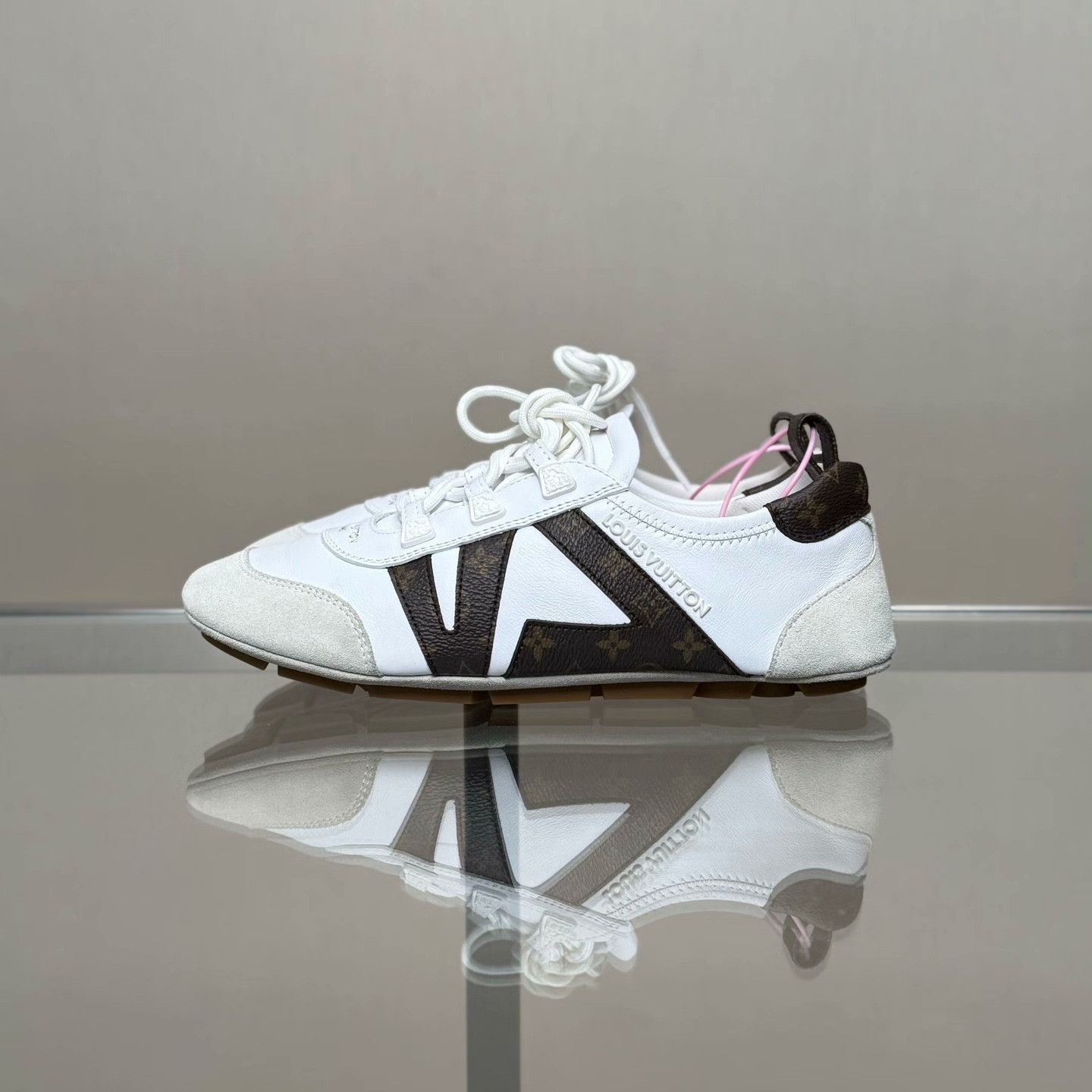 Louis Vuitton Louis Vuitton Lowtop Sneakers 36 Women Size US 6 / IT 36 - 5 Thumbnail