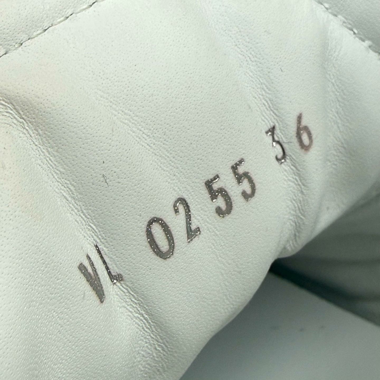 Louis Vuitton Louis Vuitton Lowtop Sneakers 36 Women Size US 6 / IT 36 - 8 Thumbnail