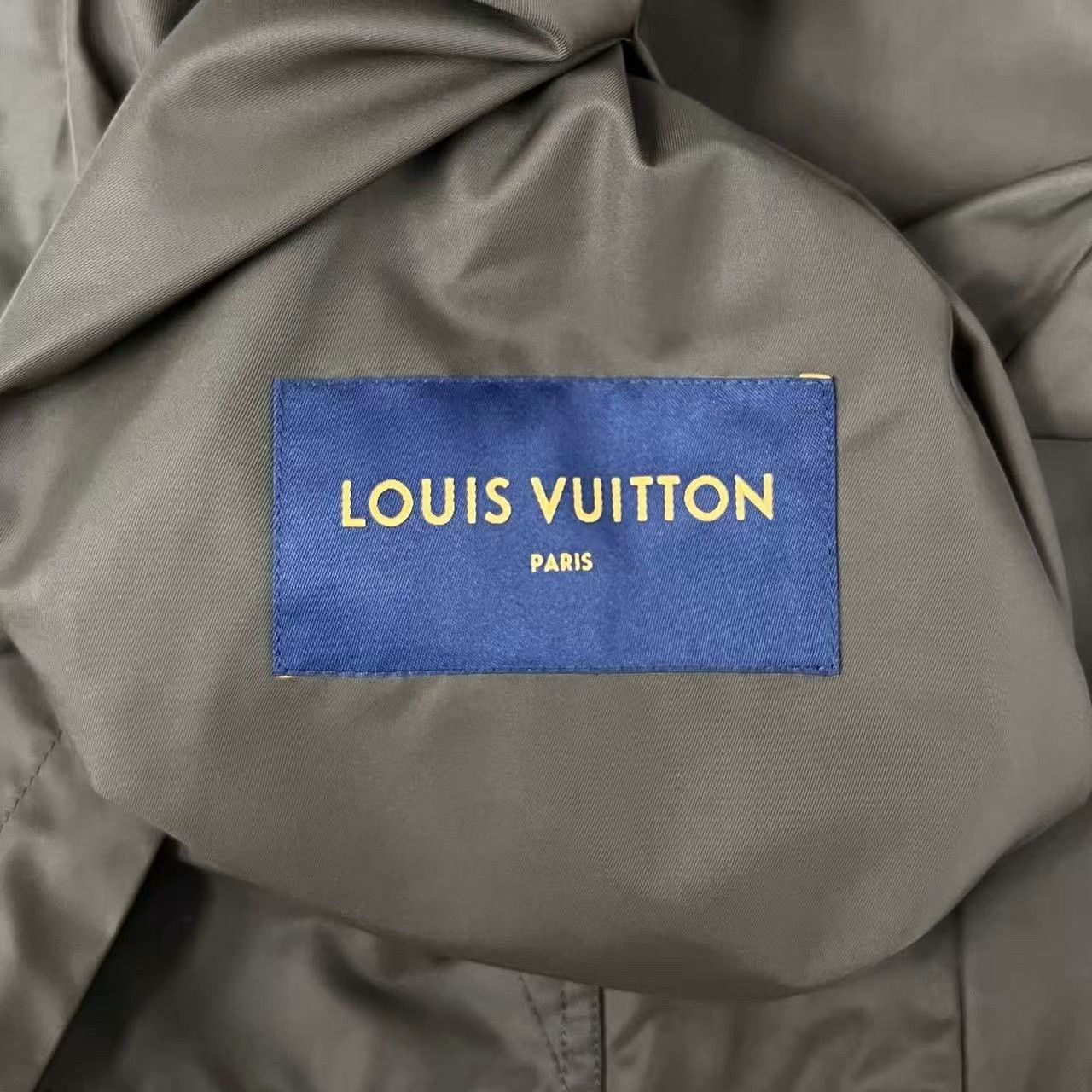 Louis Vuitton Louis Vuitton Light Jacket M Men Size US M / EU 48-50 / 2 - 5 Thumbnail