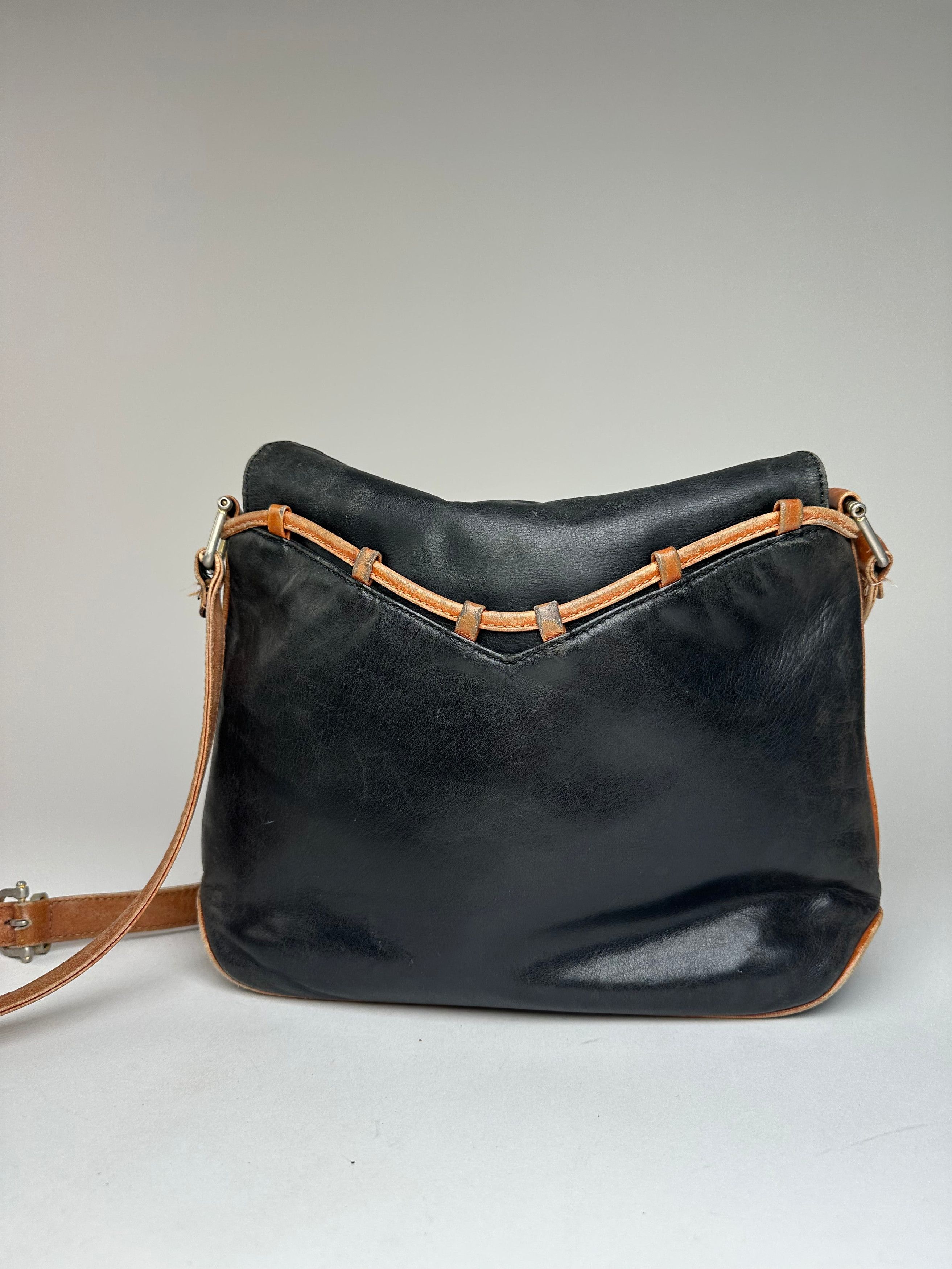 Celine Vintage Paris Leather Shoulder / Crossbody Bag Black Brown Size ONE SIZE - 10 Thumbnail