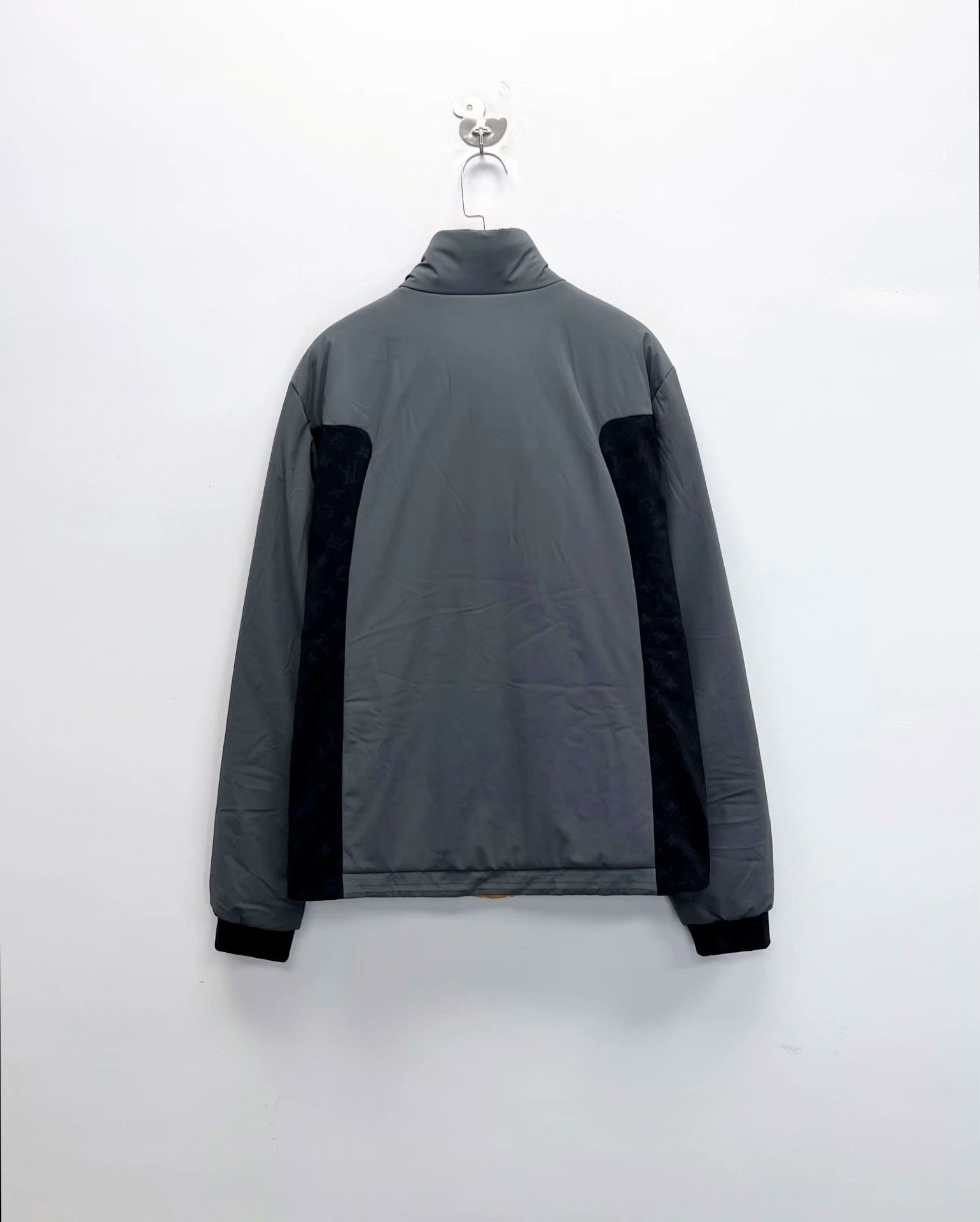 Louis Vuitton Louis Vuitton Yellow Heavy Coat S Men Size US S / EU 44-46 / 1 - 4 Thumbnail