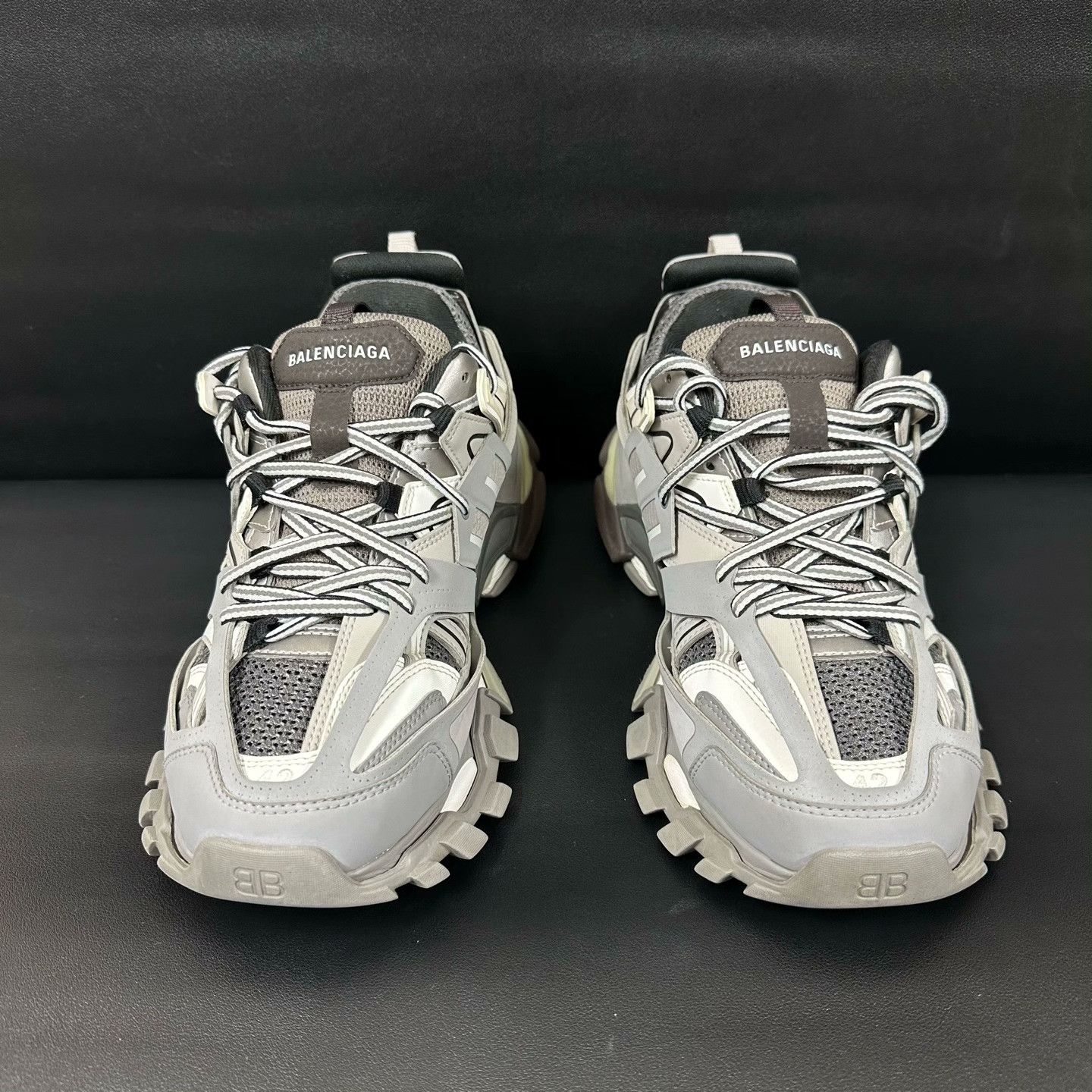 Balenciaga Balenciaga White Lowtop Sneakers 42 Men Size US 9 / EU 42 - 2 Thumbnail