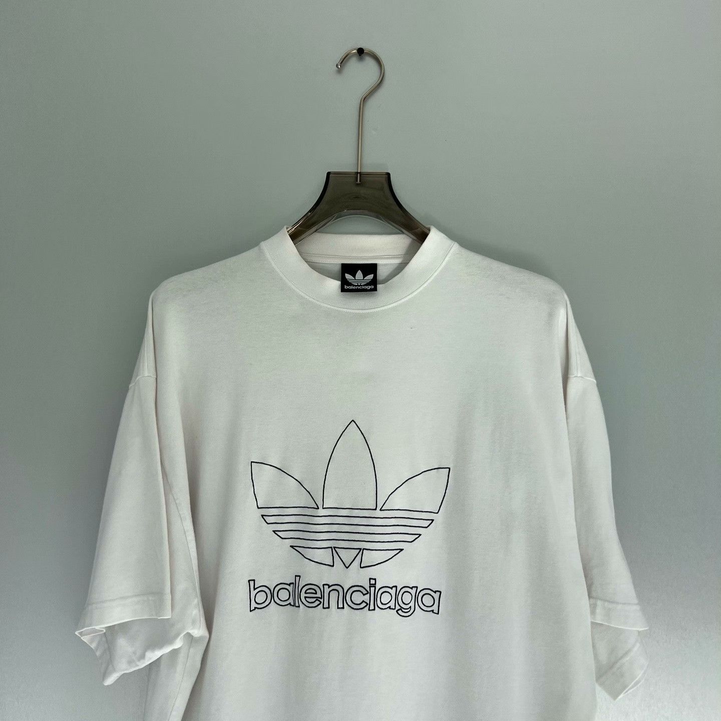 Balenciaga Balenciaga Embroidered White T-Shirt XL Men Size US XL / EU 56 / 4 - 3 Thumbnail