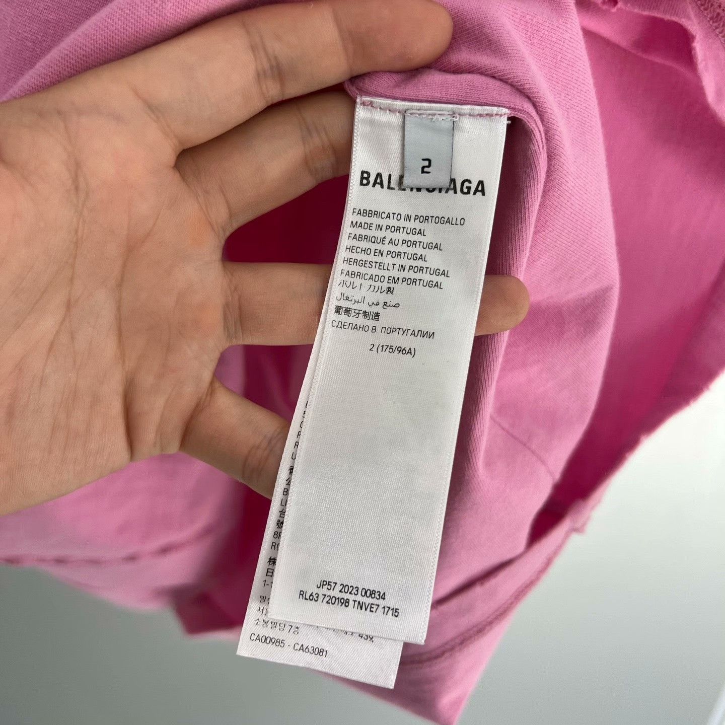 Balenciaga Balenciaga Distressed T-Shirt 2XL Men Size US XS / EU 42 / 0 - 3 Thumbnail
