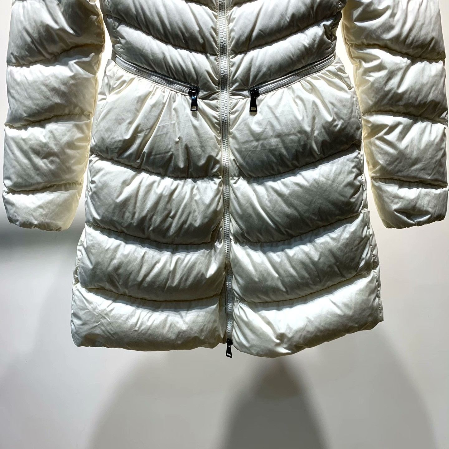 Moncler Moncler Down White Down Jacket 40.5 Women Size M / US 6-8 / IT 42-44 - 3 Thumbnail