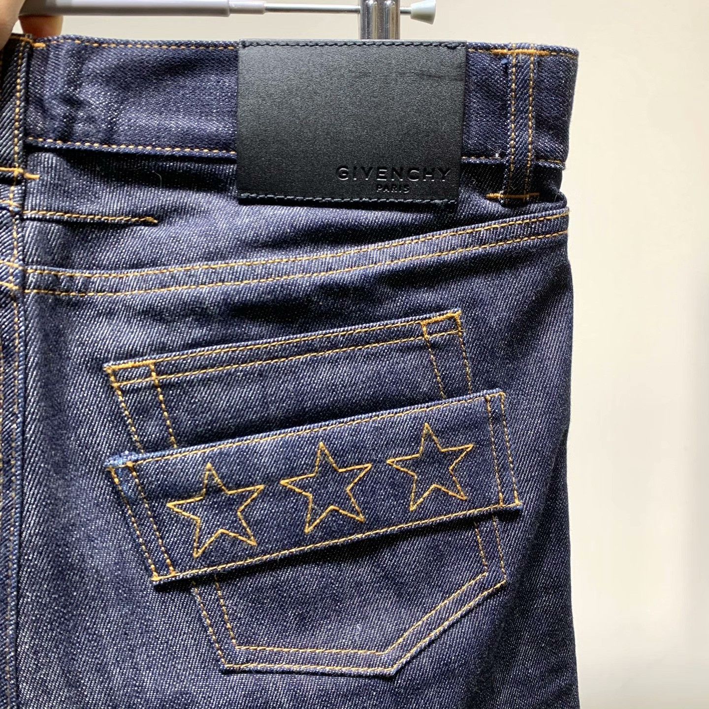 Givenchy Givenchy Casual Embroidered Denim Jeans 30 Men Size US 30 / EU 46 - 3 Thumbnail
