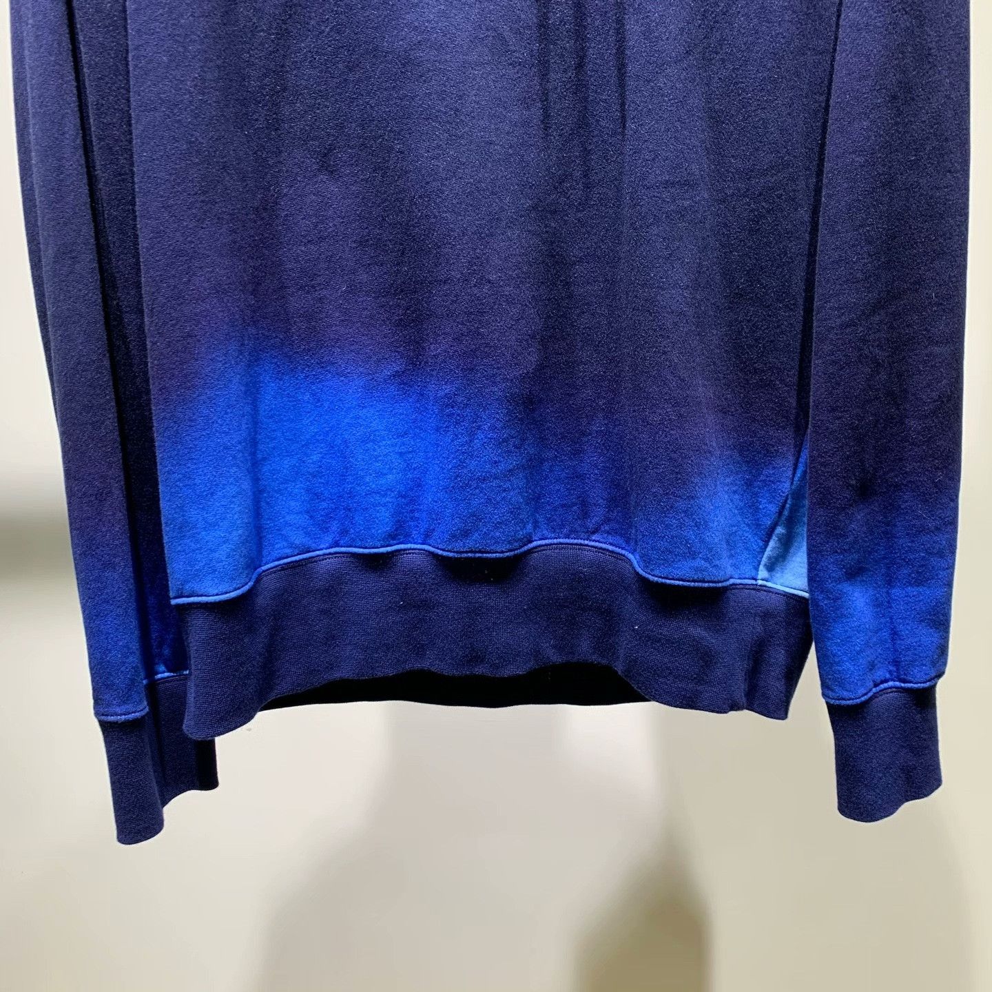 Salvatore Ferragamo Salvatore Ferragamo Printed Hoodie L Men Size US L / EU 52-54 / 3 - 3 Thumbnail