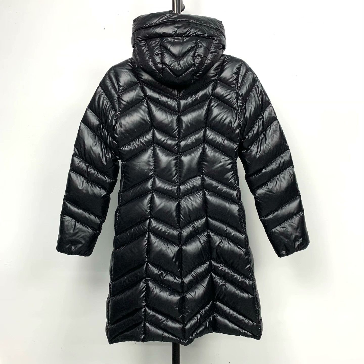 Moncler Moncler Down Jacket 41 Women Size M / US 6-8 / IT 42-44 - 2 Thumbnail