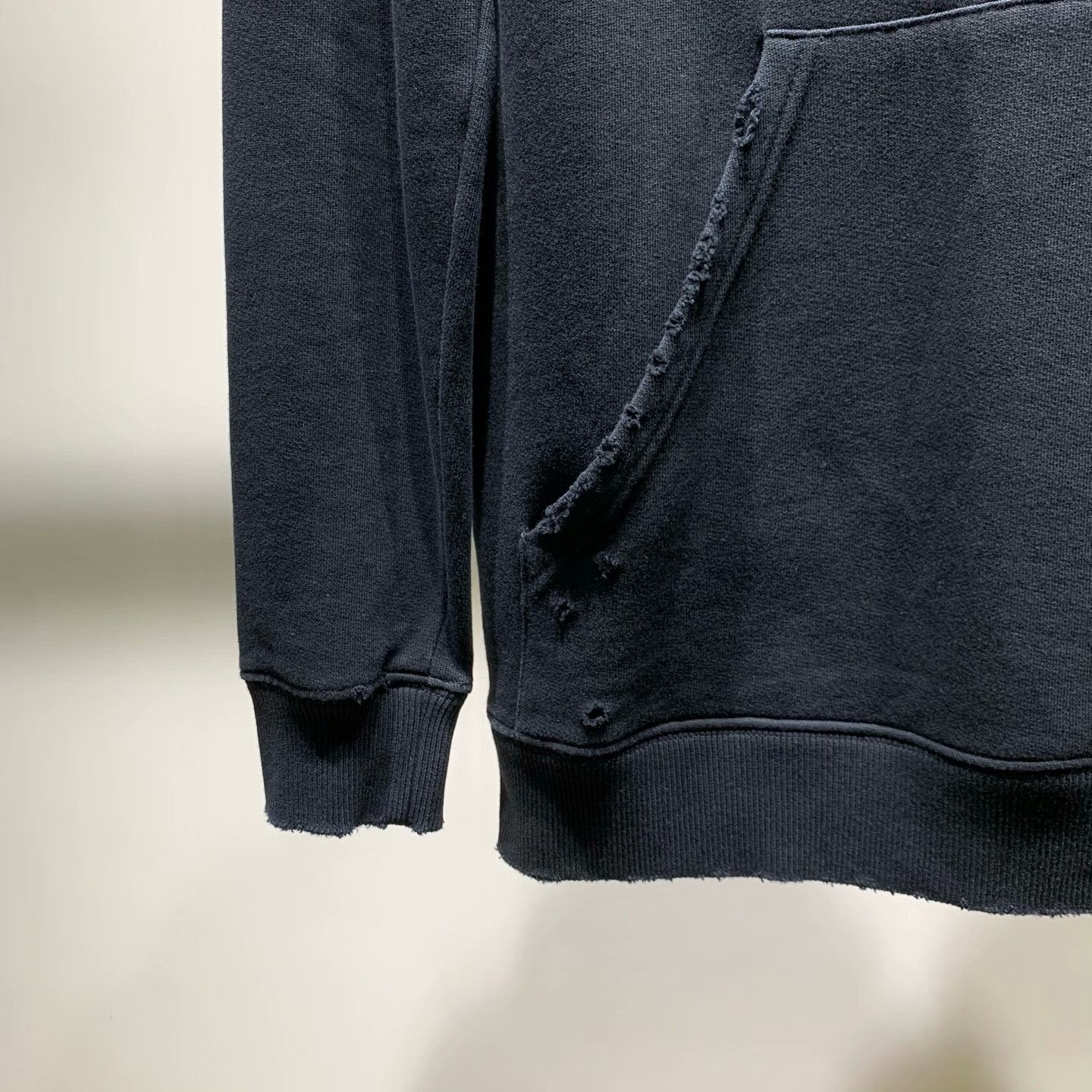 Givenchy Givenchy Distressed Black Hoodie XS Men Size US XS / EU 42 / 0 - 3 Thumbnail