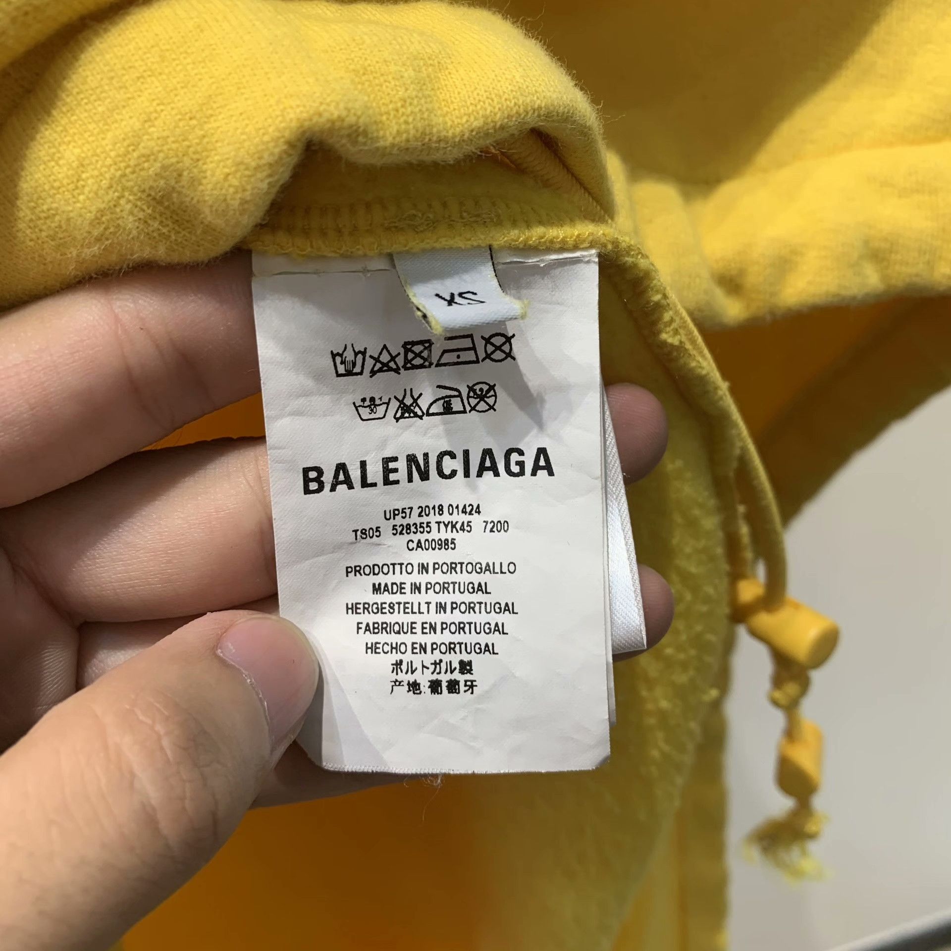 Balenciaga Balenciaga Embroidered Yellow Hoodie XS Men Size US XS / EU 42 / 0 - 4 Thumbnail