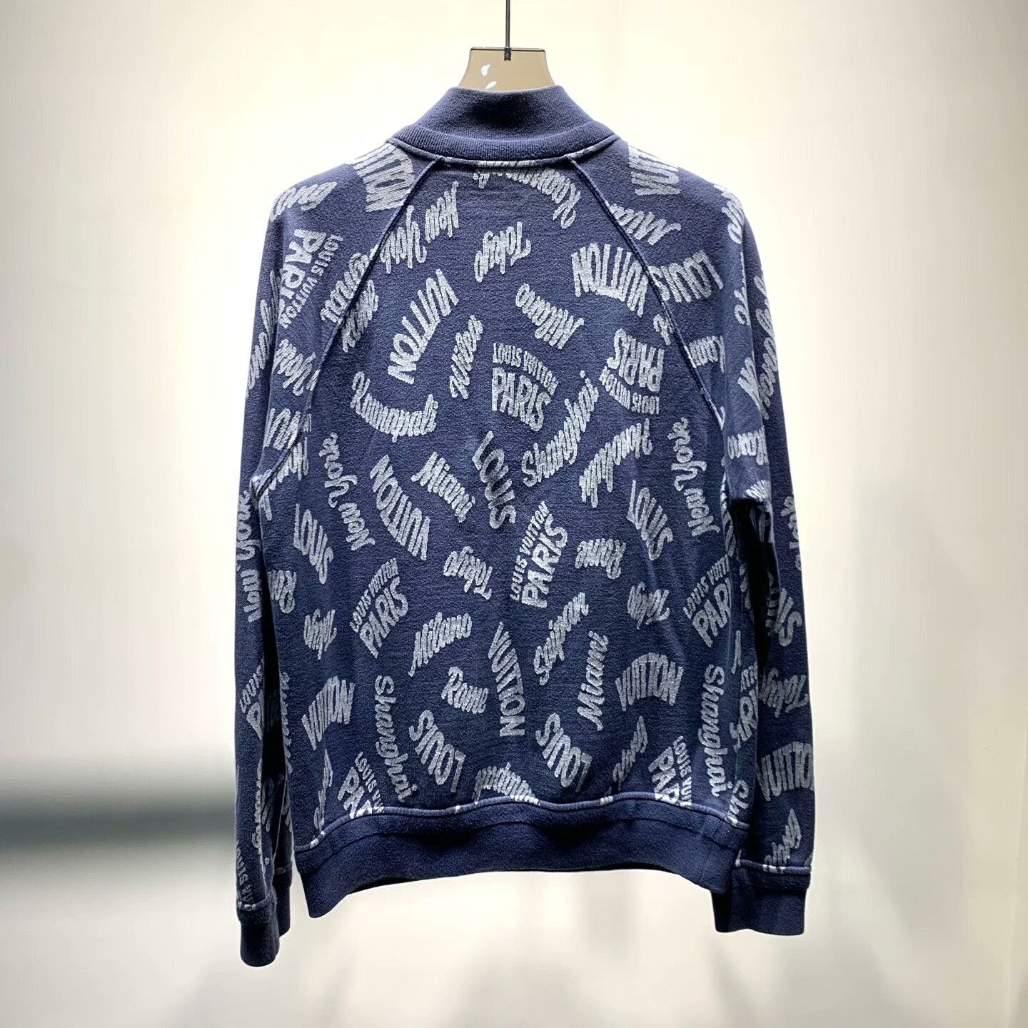 Louis Vuitton Louis Vuitton Retro Hoodie L Men Size US L / EU 52-54 / 3 - 2 Thumbnail