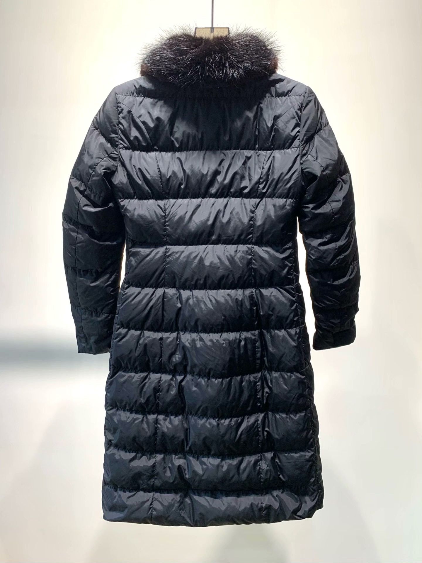 Prada Prada Down Down Jacket 40 Women Size M / US 6-8 / IT 42-44 - 2 Thumbnail