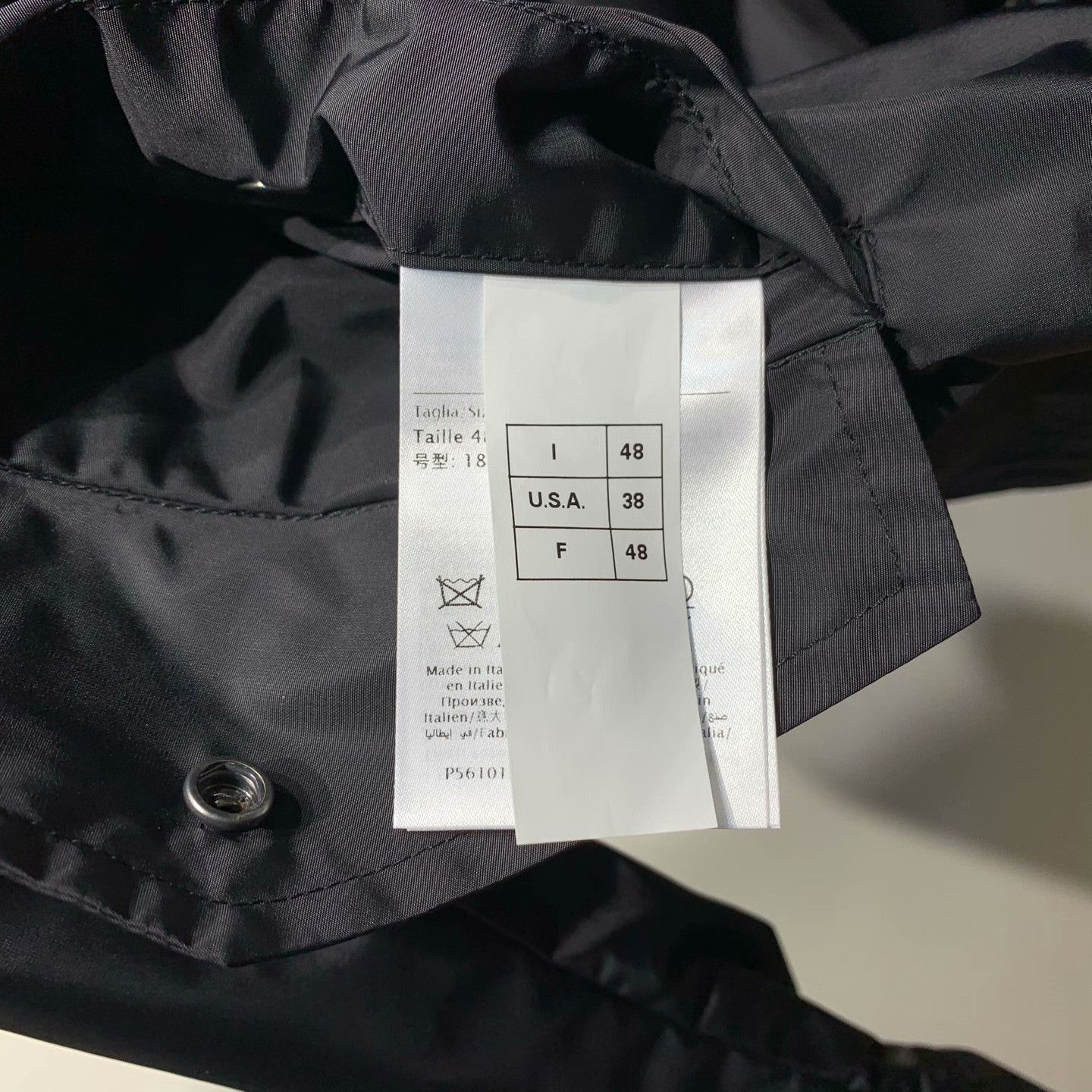 Valentino Valentino Retro Light Jacket 48 Men Size US XL / EU 56 / 4 - 7 Thumbnail