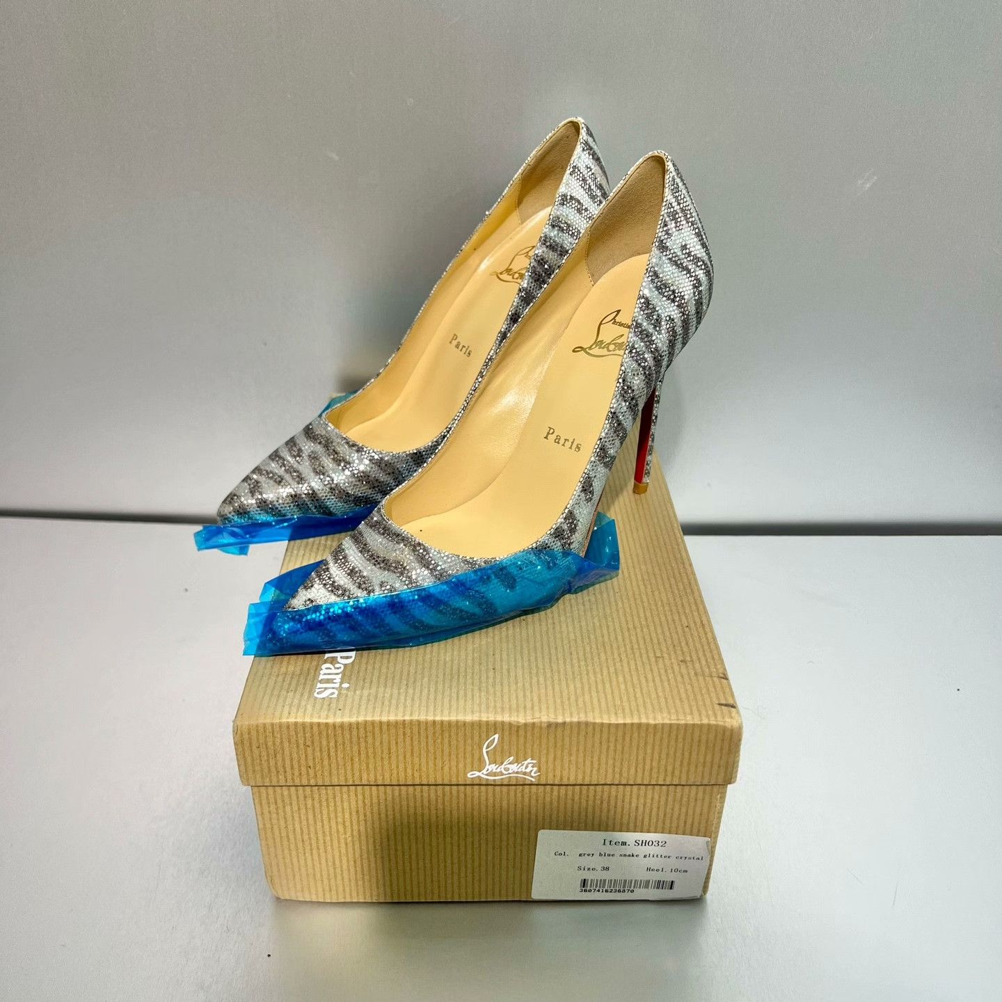 Christian Louboutin Christian Louboutin Red Lowtop Sneakers 38 Women Size US 7.5 / IT 37.5 - 7 Thumbnail