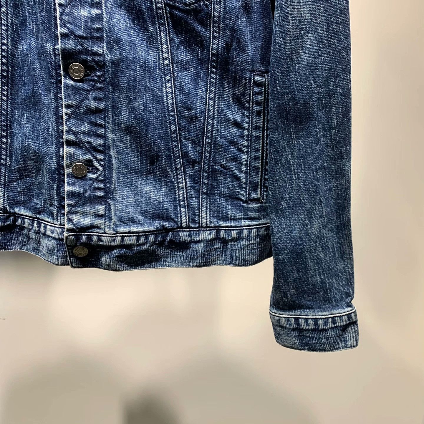 Givenchy Givenchy Denim Light Jacket L Men Size US L / EU 52-54 / 3 - 9 Thumbnail