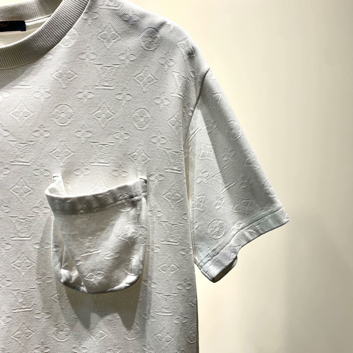 Louis Vuitton Louis Vuitton T-Shirt M Men Size US M / EU 48-50 / 2 - 5 Thumbnail