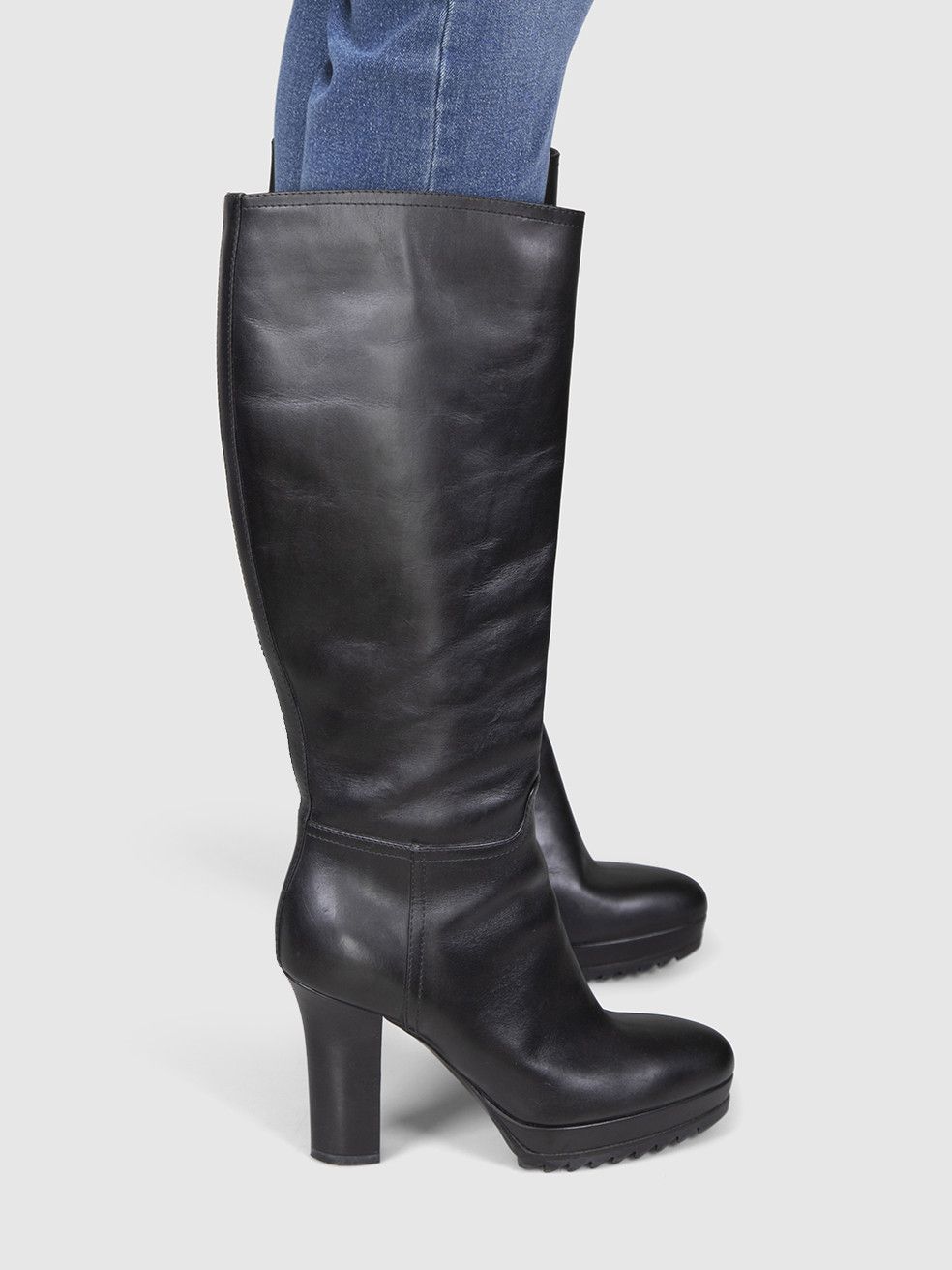Bottega Veneta Black Leather Zipped Heeled Boots Size US 6 / IT 36 - 2 Thumbnail