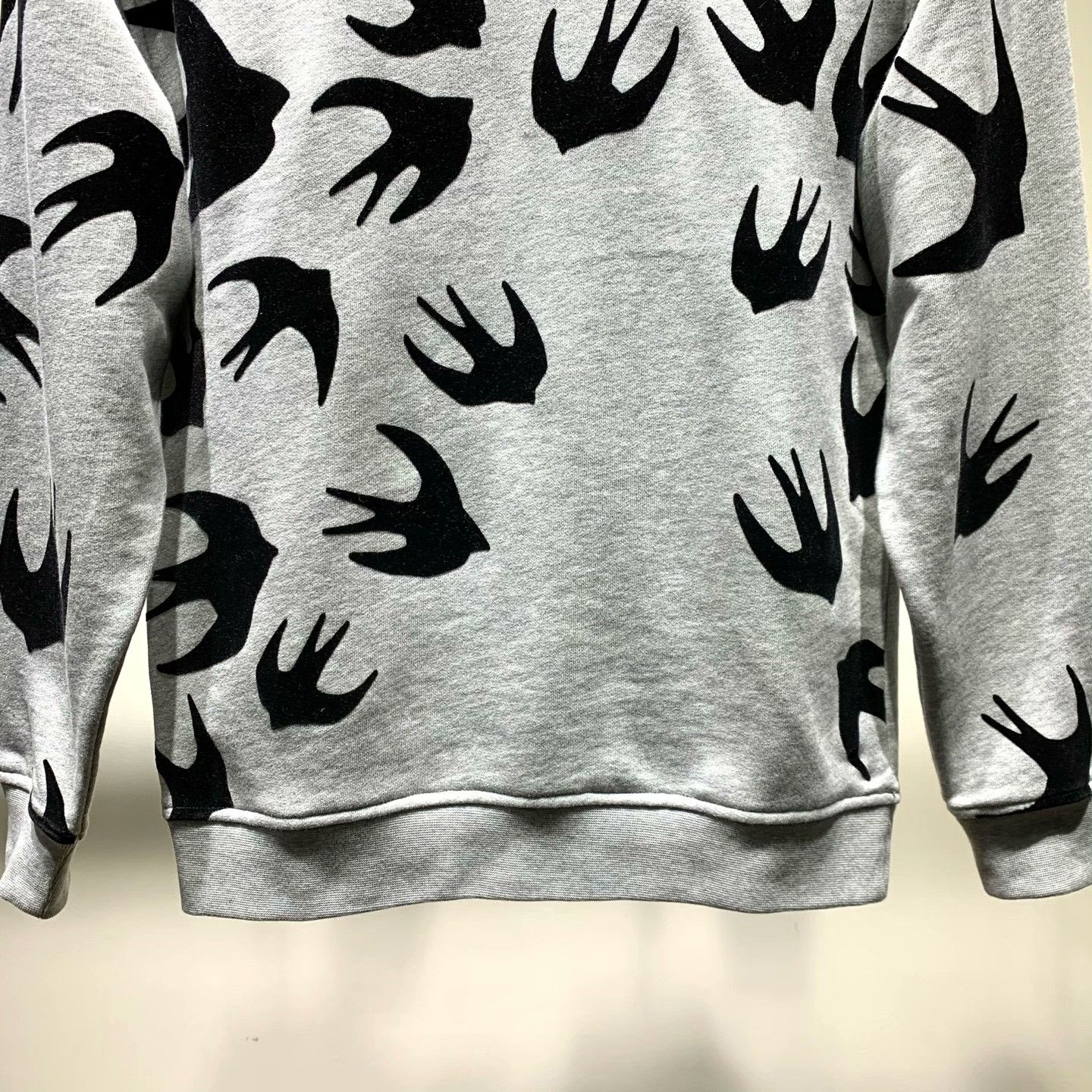 Alexander McQueen Alexander McQueen Printed Hoodie XXS Men Size US XXS / EU 40 - 4 Thumbnail