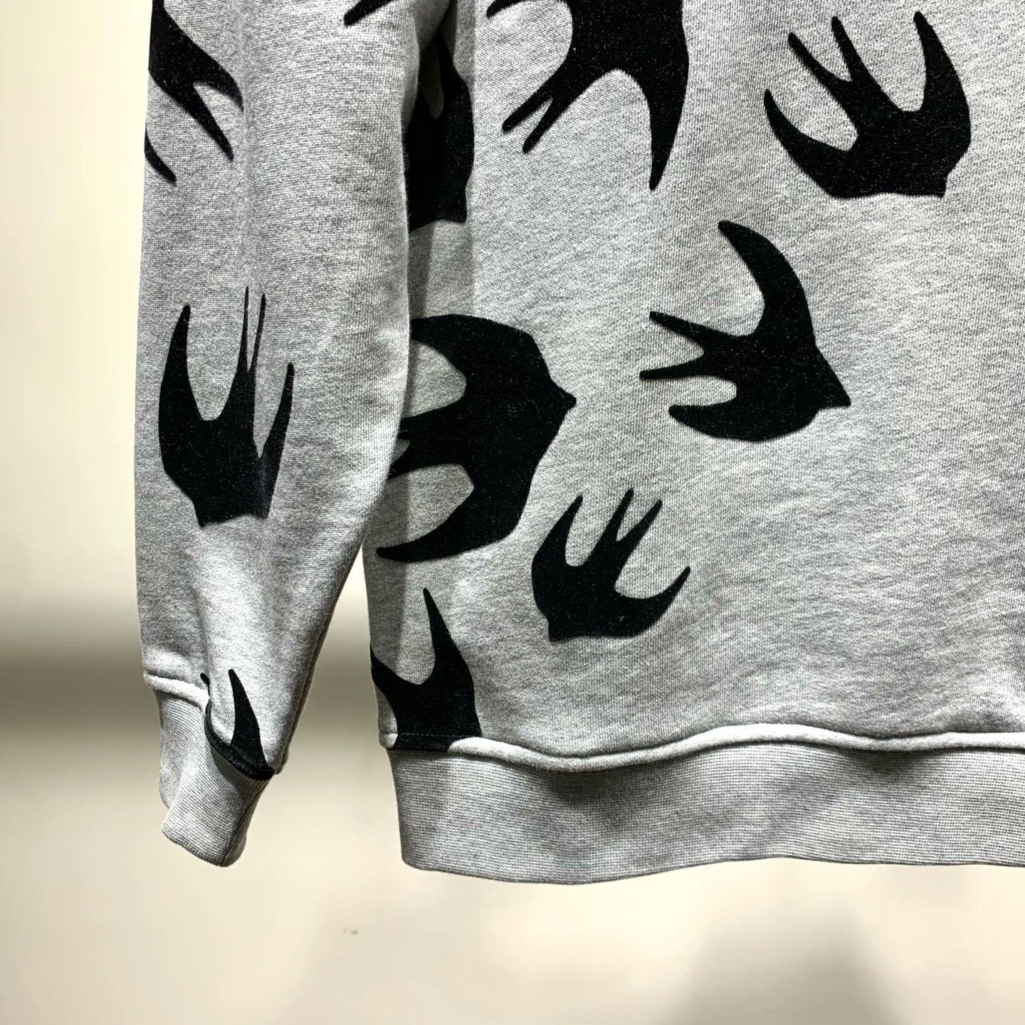 Alexander McQueen Alexander McQueen Printed Hoodie XXS Men Size US XXS / EU 40 - 5 Thumbnail