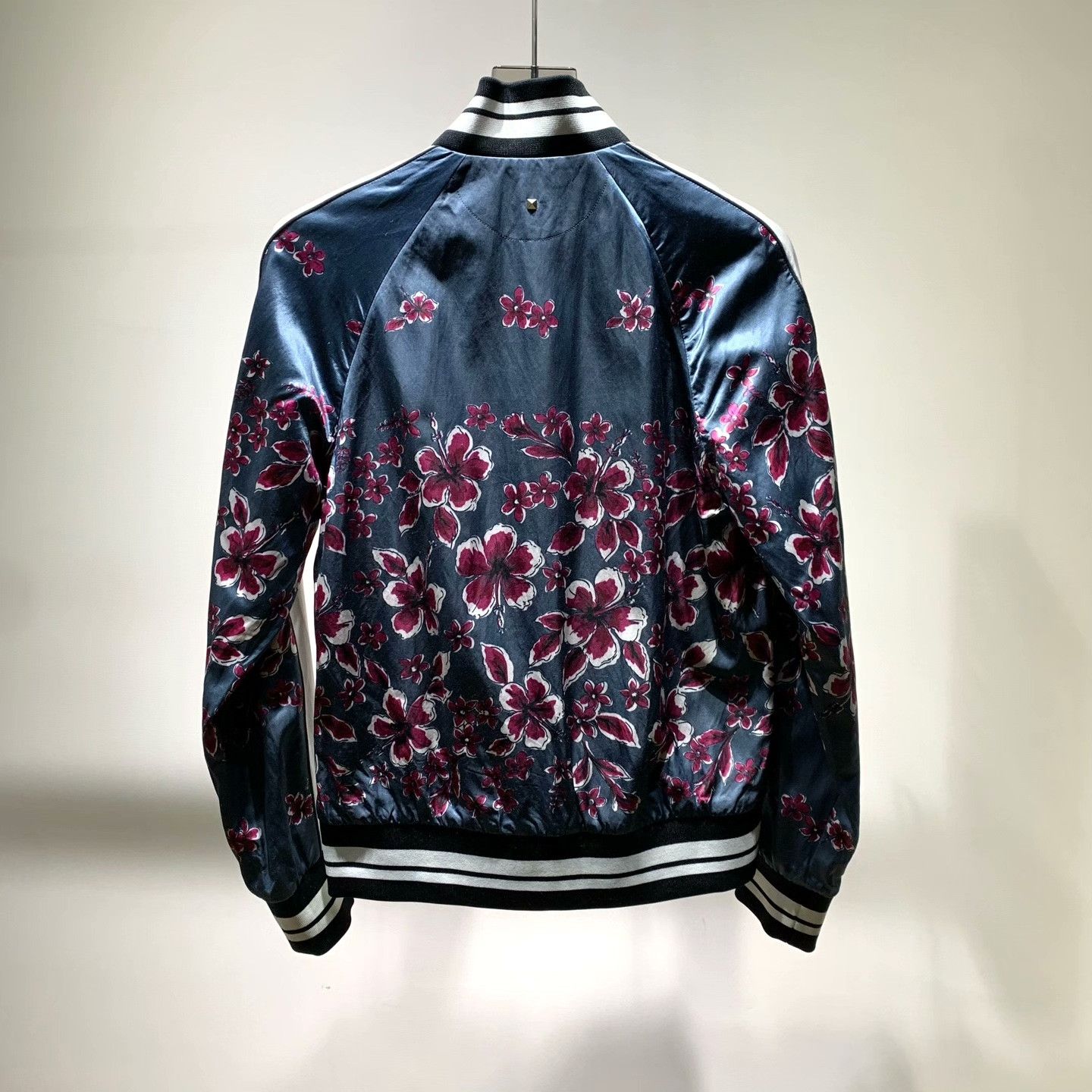 Valentino Valentino Silk Light Jacket 46 Men Size US L / EU 52-54 / 3 - 2 Thumbnail