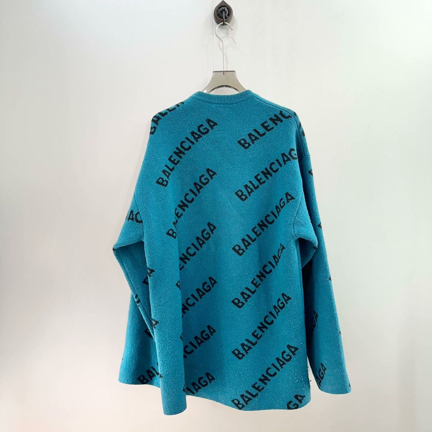 Balenciaga Balenciaga Printed Sweater XS Women Size XS / US 0-2 / IT 36-38 - 2 Thumbnail