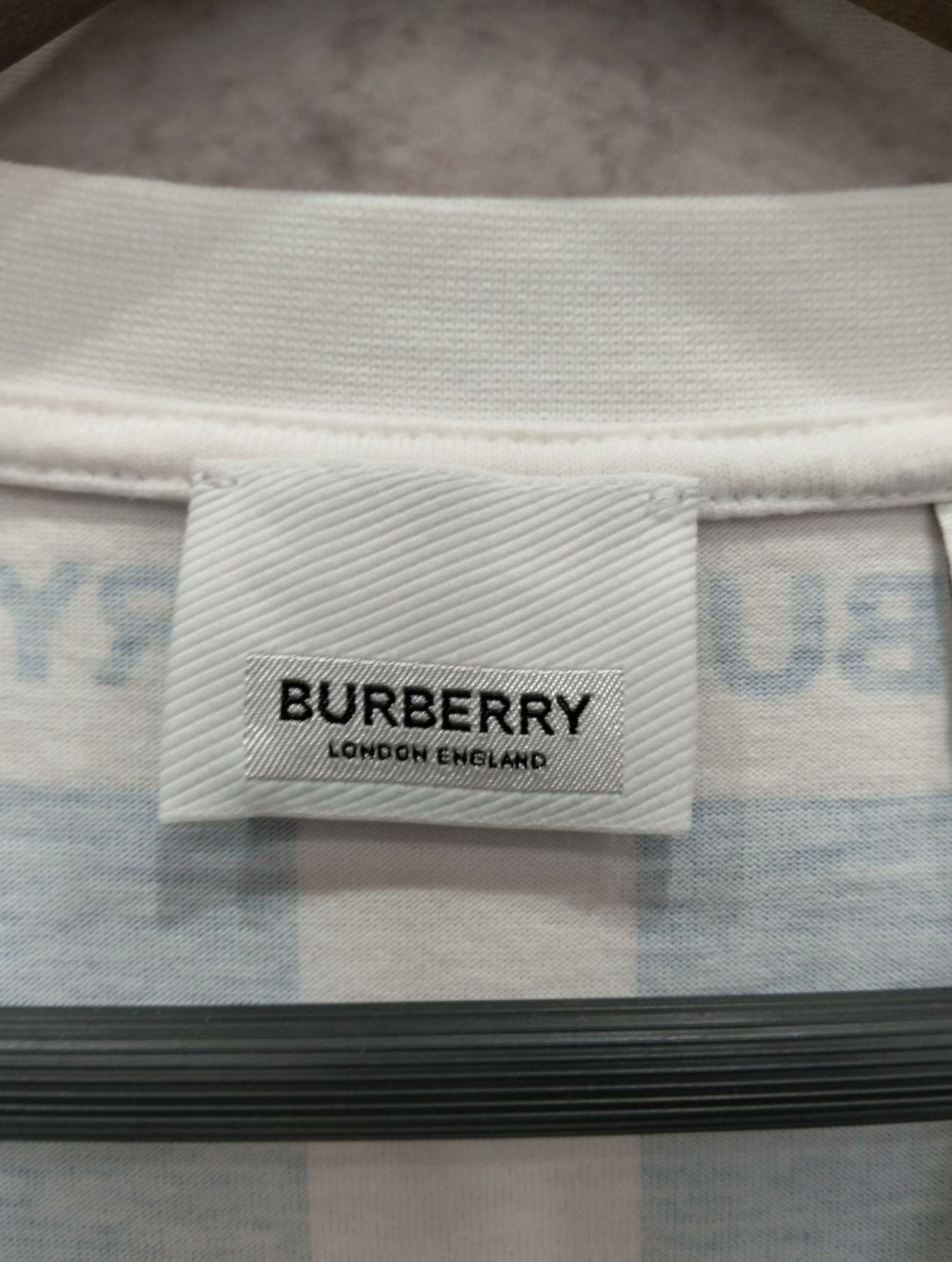 Burberry Burberry T-Shirt S Women Size S / US 4 / IT 40 - 3 Thumbnail