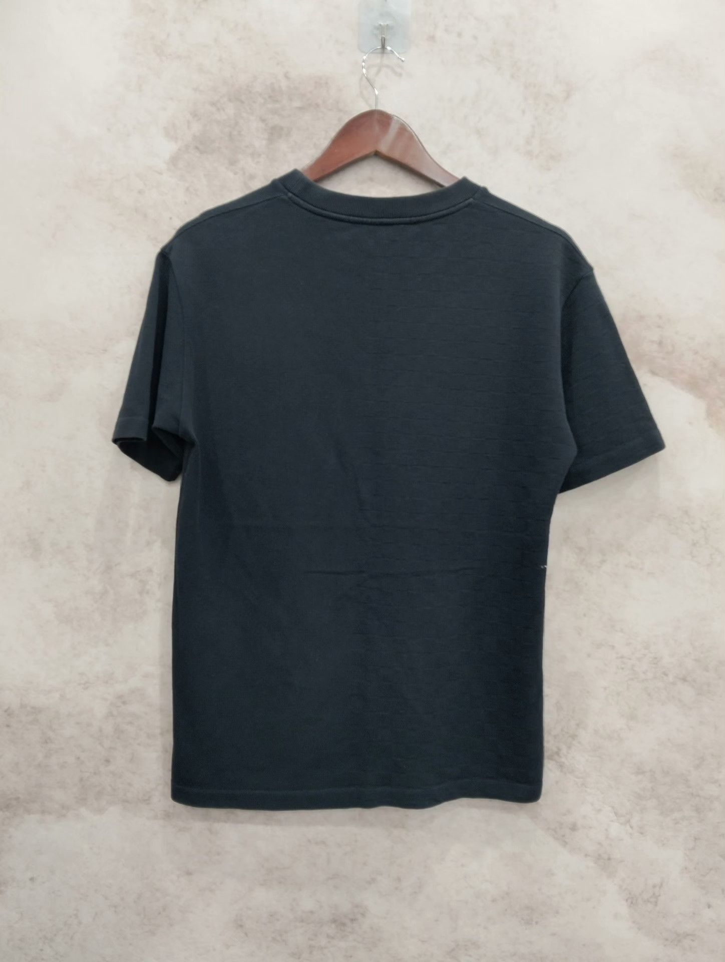 Louis Vuitton Louis Vuitton T-Shirt M Men Size US M / EU 48-50 / 2 - 2 Thumbnail