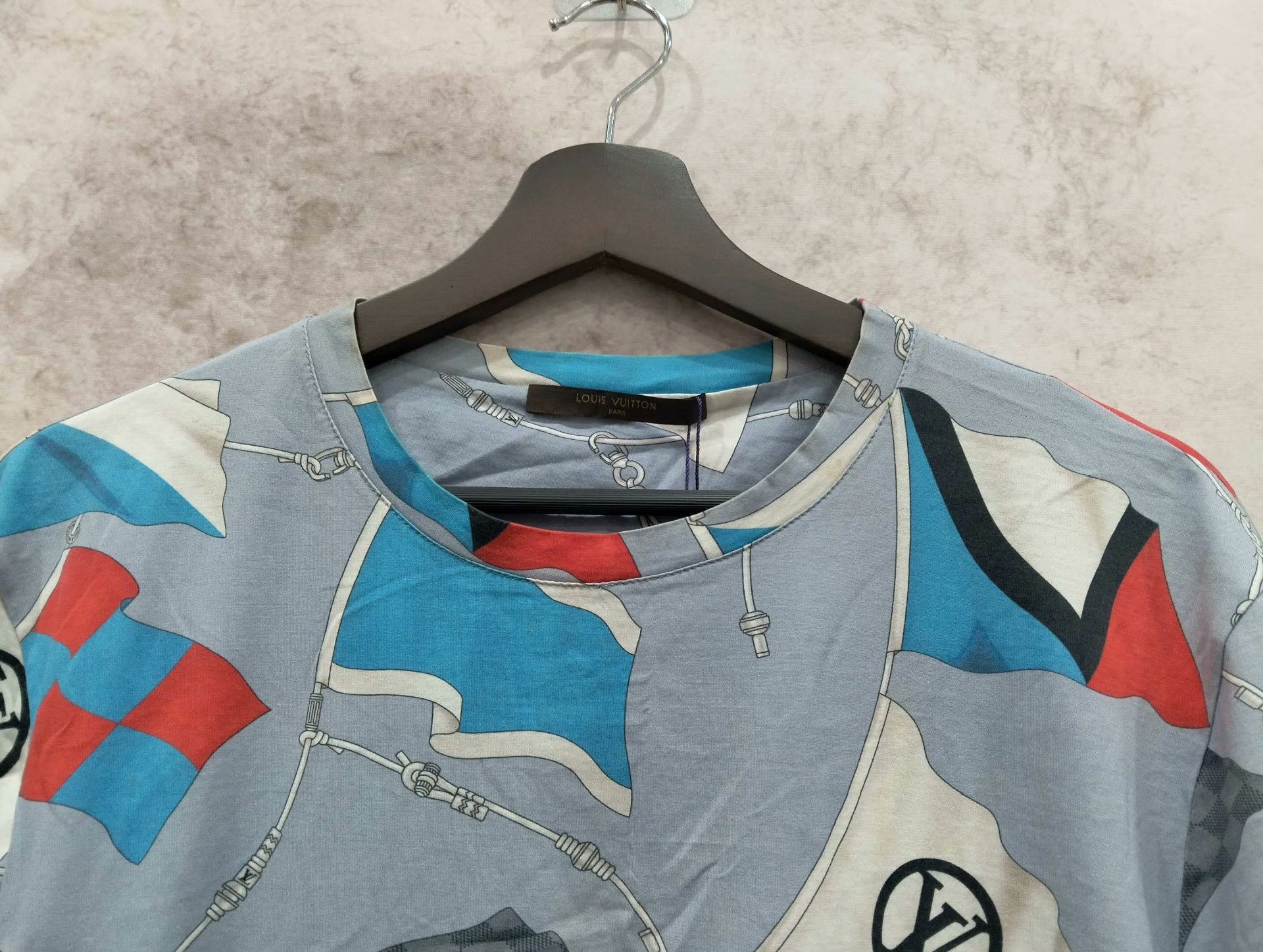 Louis Vuitton Louis Vuitton T-Shirt L Men Size US L / EU 52-54 / 3 - 5 Thumbnail