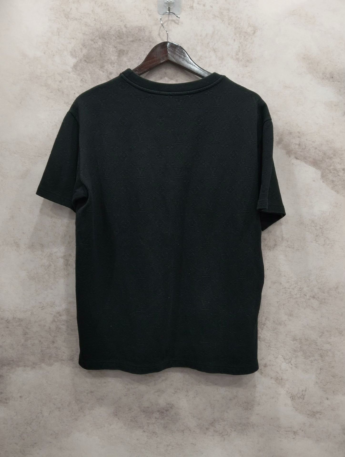 Louis Vuitton Louis Vuitton T-Shirt L Men Size US L / EU 52-54 / 3 - 2 Thumbnail