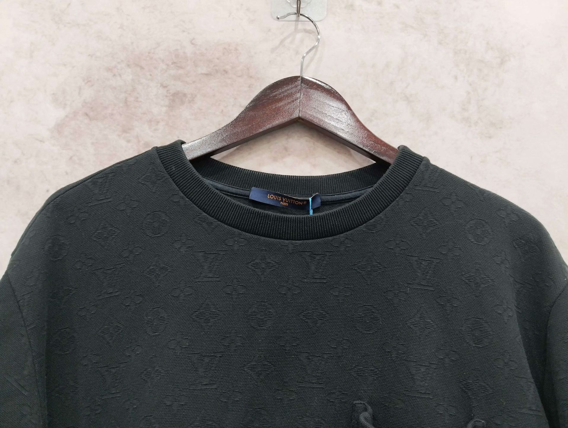 Louis Vuitton Louis Vuitton T-Shirt L Men Size US L / EU 52-54 / 3 - 5 Thumbnail
