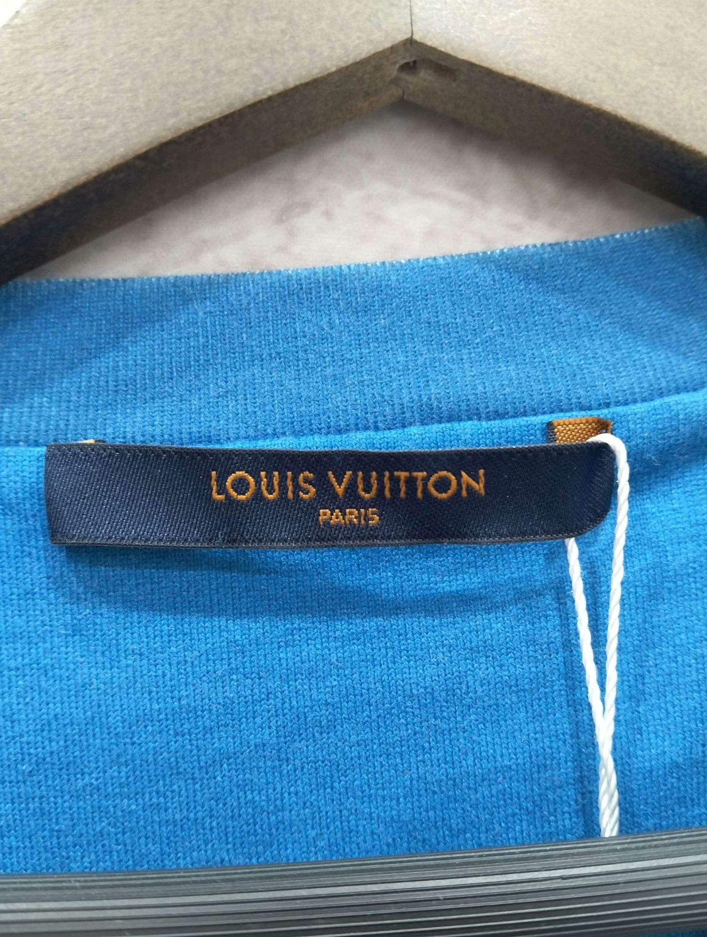 Louis Vuitton Louis Vuitton T-Shirt L Men Size US L / EU 52-54 / 3 - 3 Thumbnail