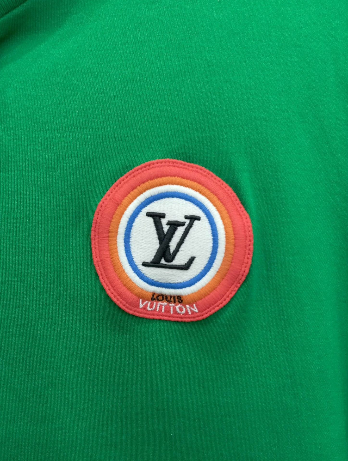 Louis Vuitton Louis Vuitton T-Shirt L Men Size US L / EU 52-54 / 3 - 5 Thumbnail