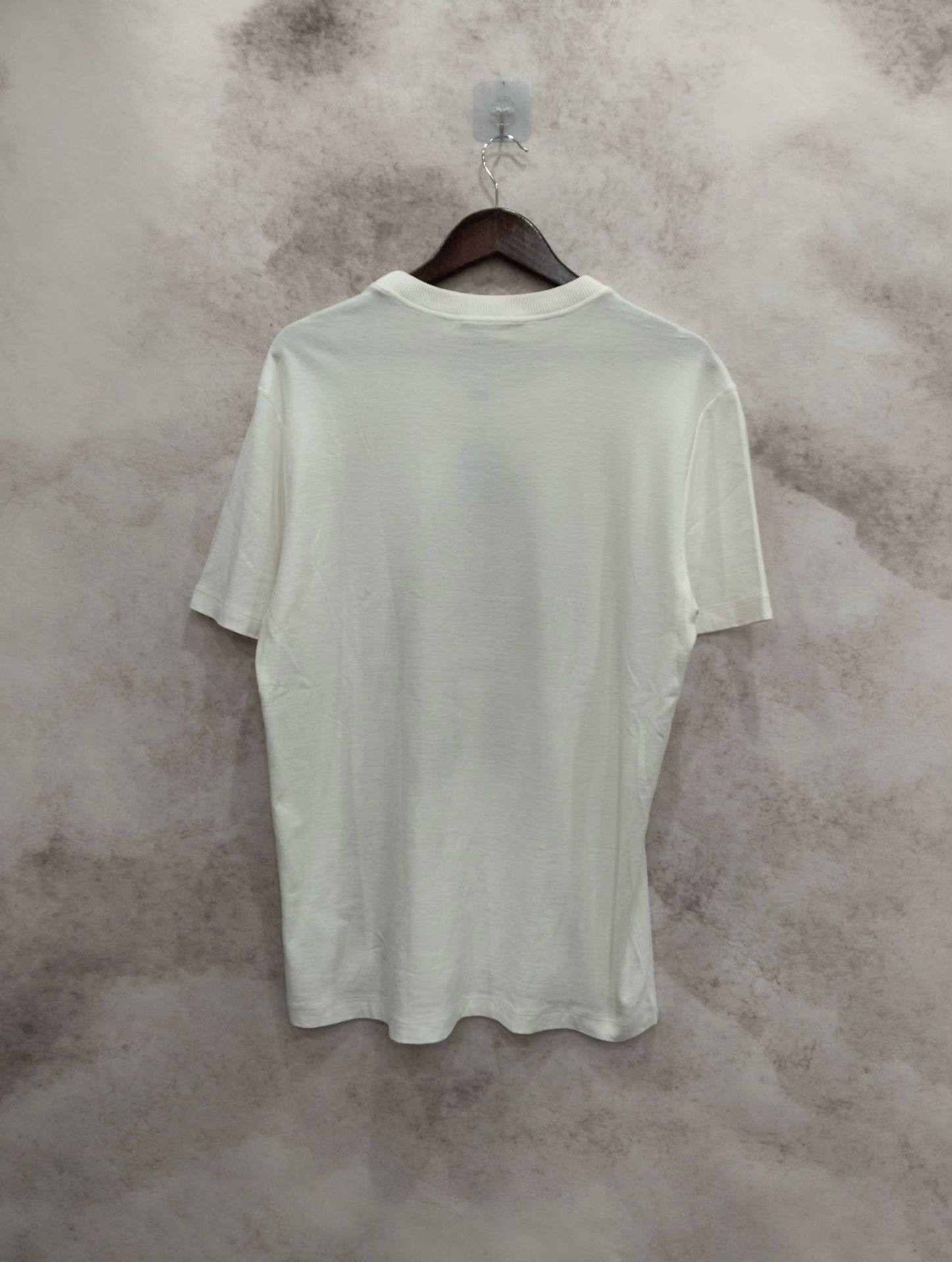 Louis Vuitton Louis Vuitton T-Shirt L Men Size US L / EU 52-54 / 3 - 2 Thumbnail