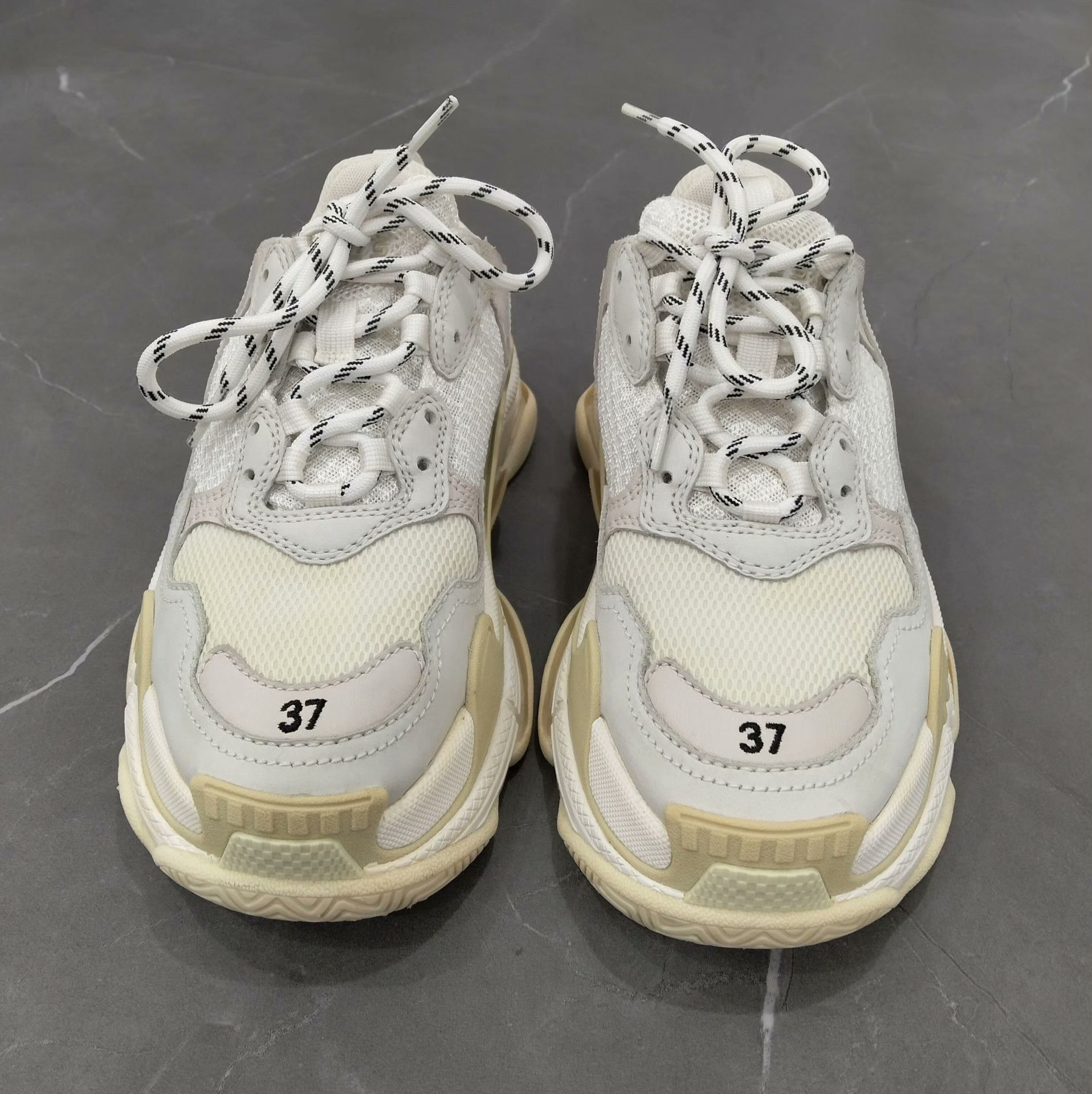 Balenciaga Balenciaga Lowtop Sneakers 37 Women Size US 6.5 / IT 36.5 - 4 Thumbnail