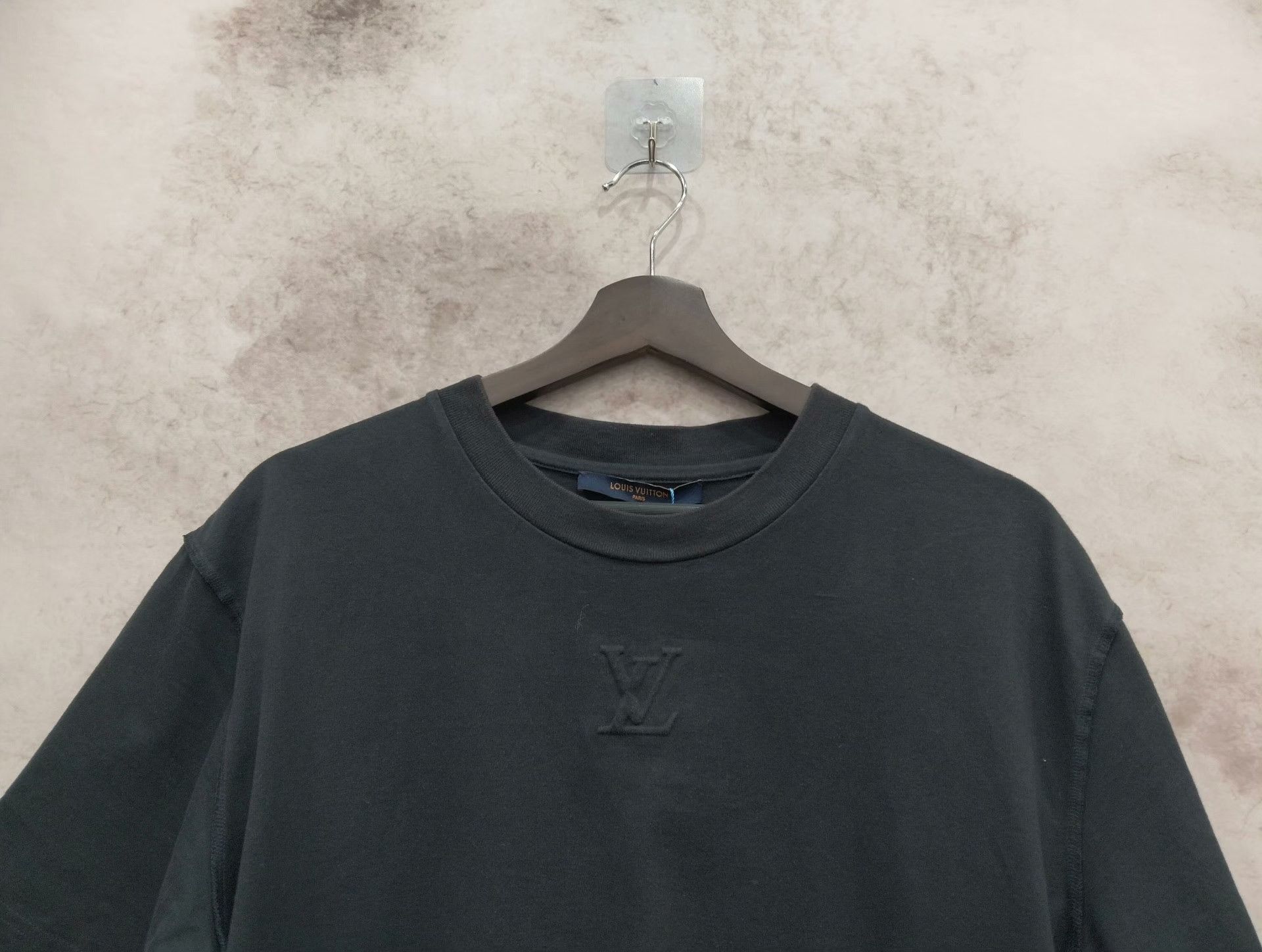 Louis Vuitton Louis Vuitton T-Shirt M Men Size US M / EU 48-50 / 2 - 6 Thumbnail
