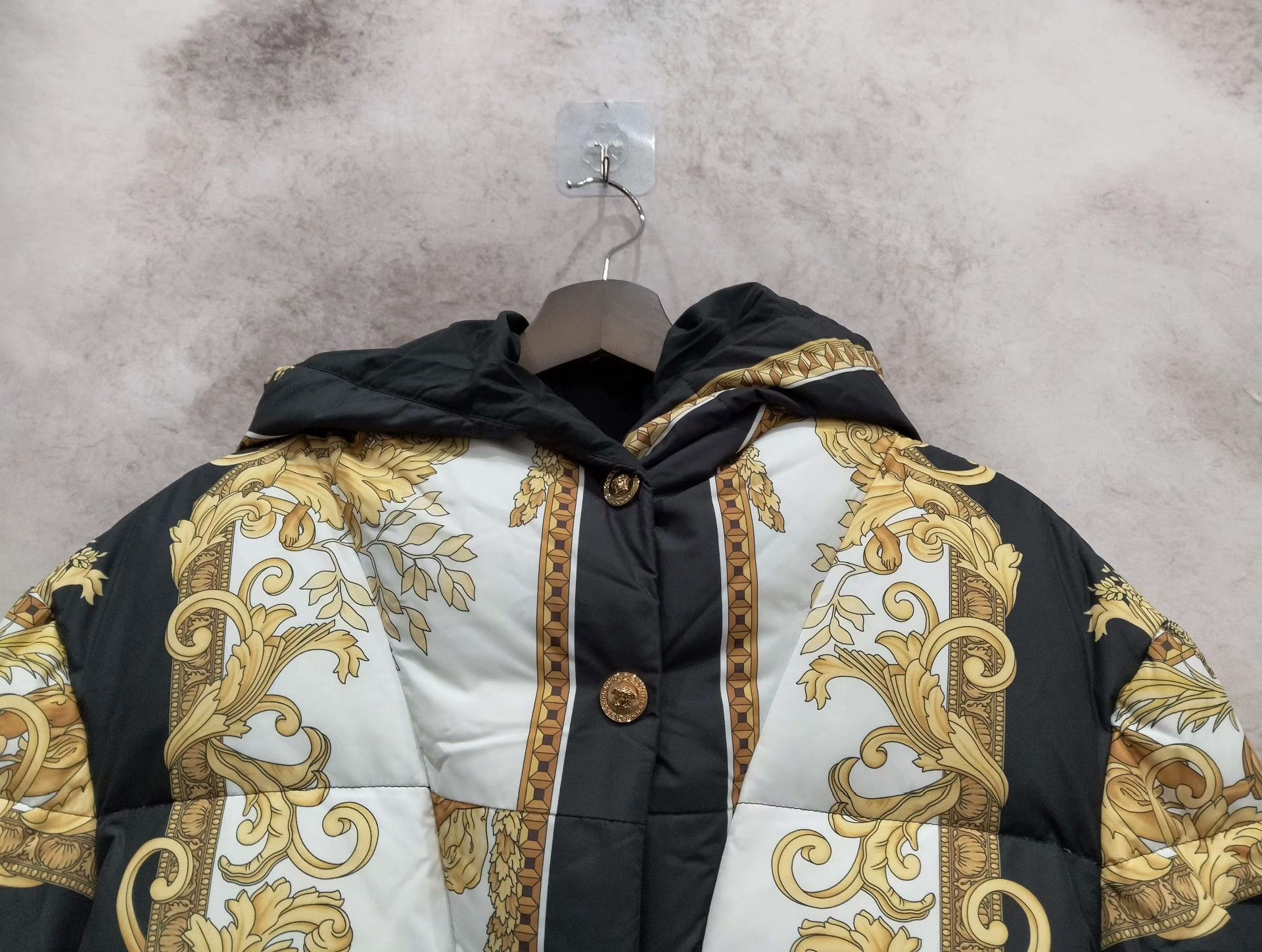 Versace Versace Down Heavy Coat 42 Men Size US M / EU 48-50 / 2 - 7 Thumbnail